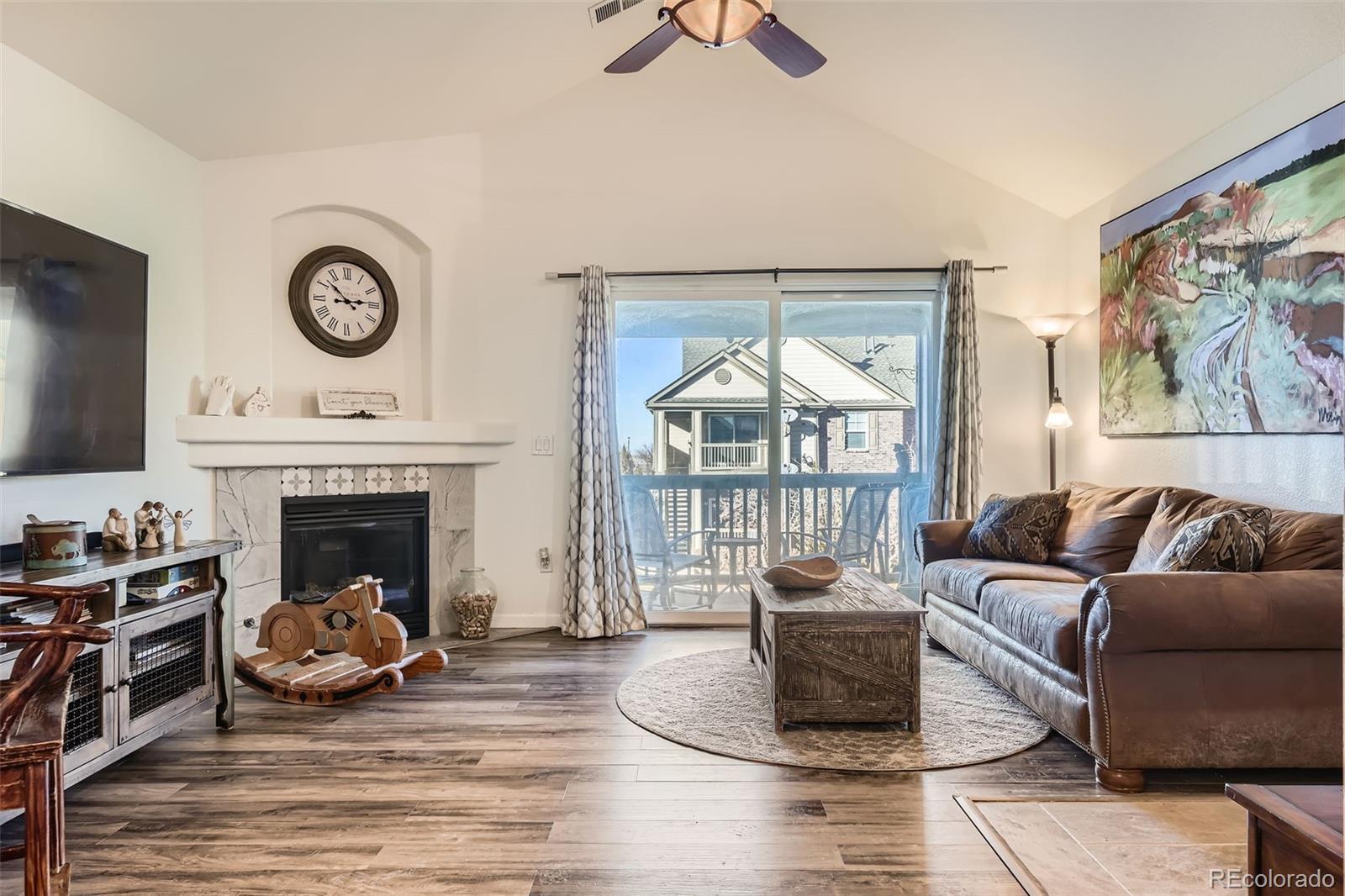 Cross Creek Aurora Condo / Townhome | MLS #: 803409223406 E 5th Place 203, Aurora Beds: 2 Baths: 2 Price: $313,000