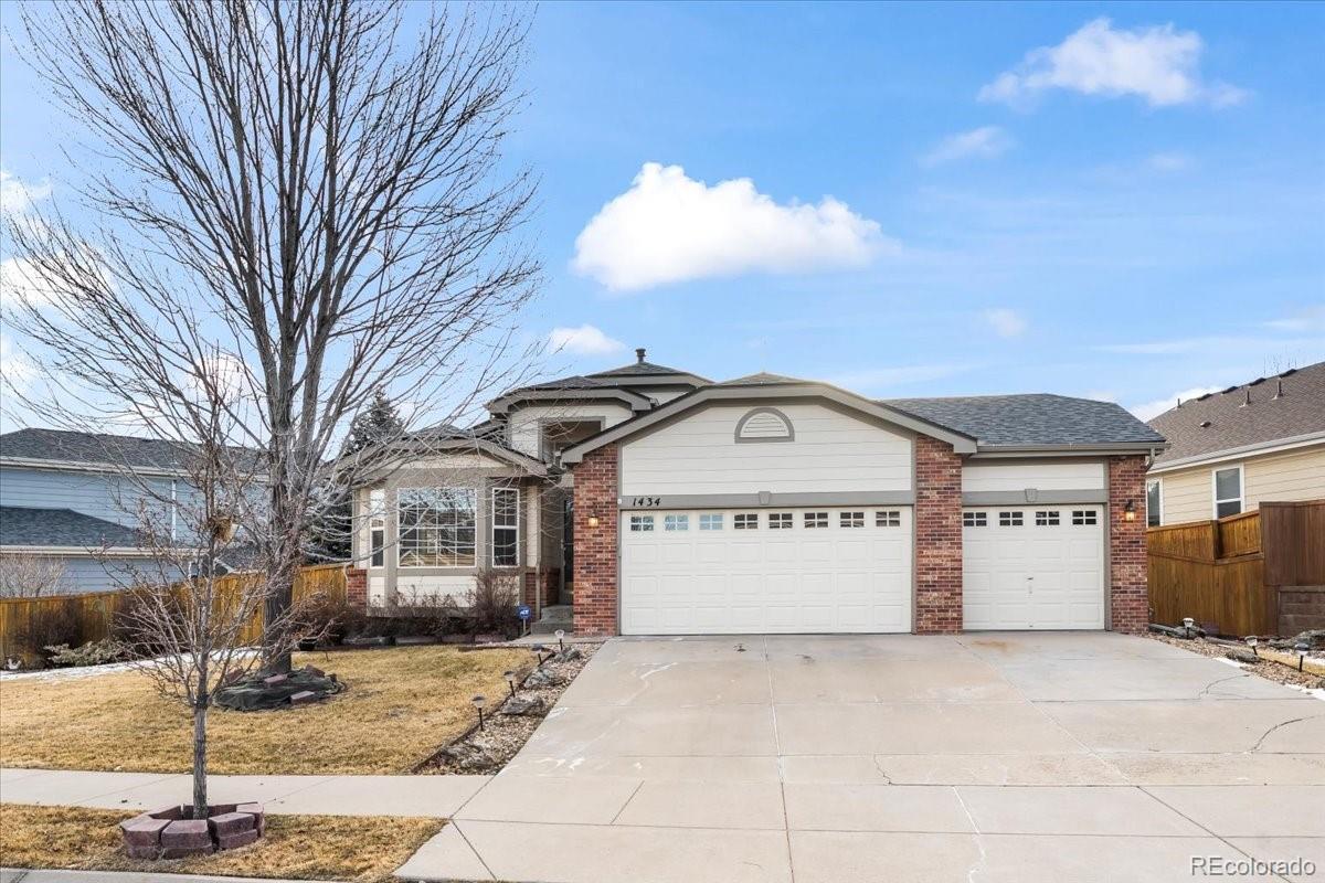 1434  Hickory Drive, erie MLS: 6539320 Beds: 5 Baths: 3 Price: $635,700