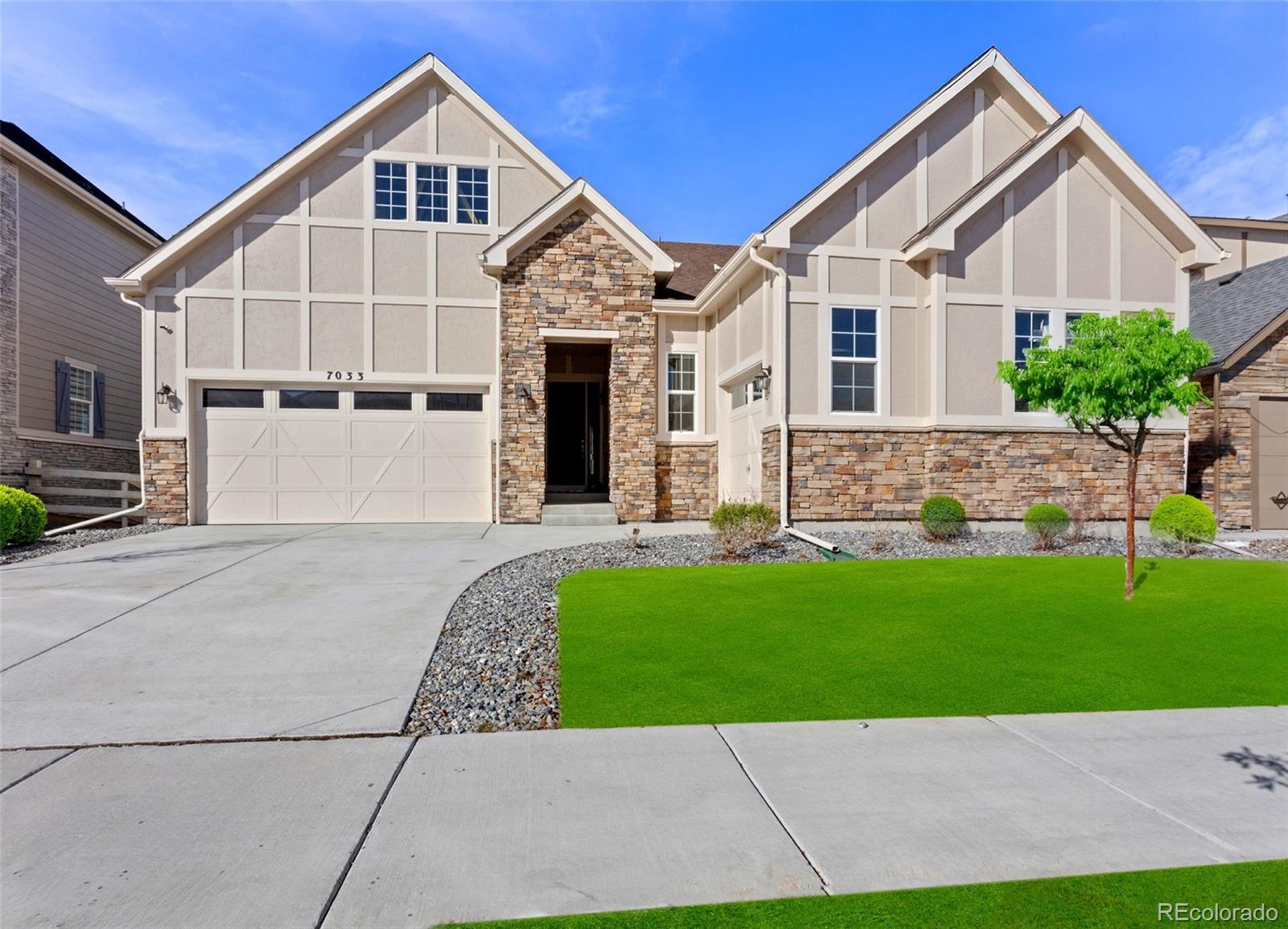 7033 S Waterloo Way, aurora MLS: 8744931 Beds: 4 Baths: 3 Price: $897,000