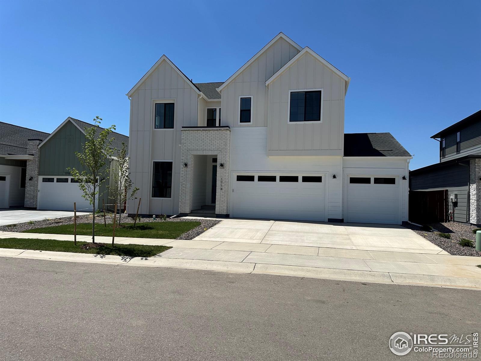 1714  Branching Canopy Drive, windsor MLS: 4567891024959 Beds: 5 Baths: 4 Price: $897,900