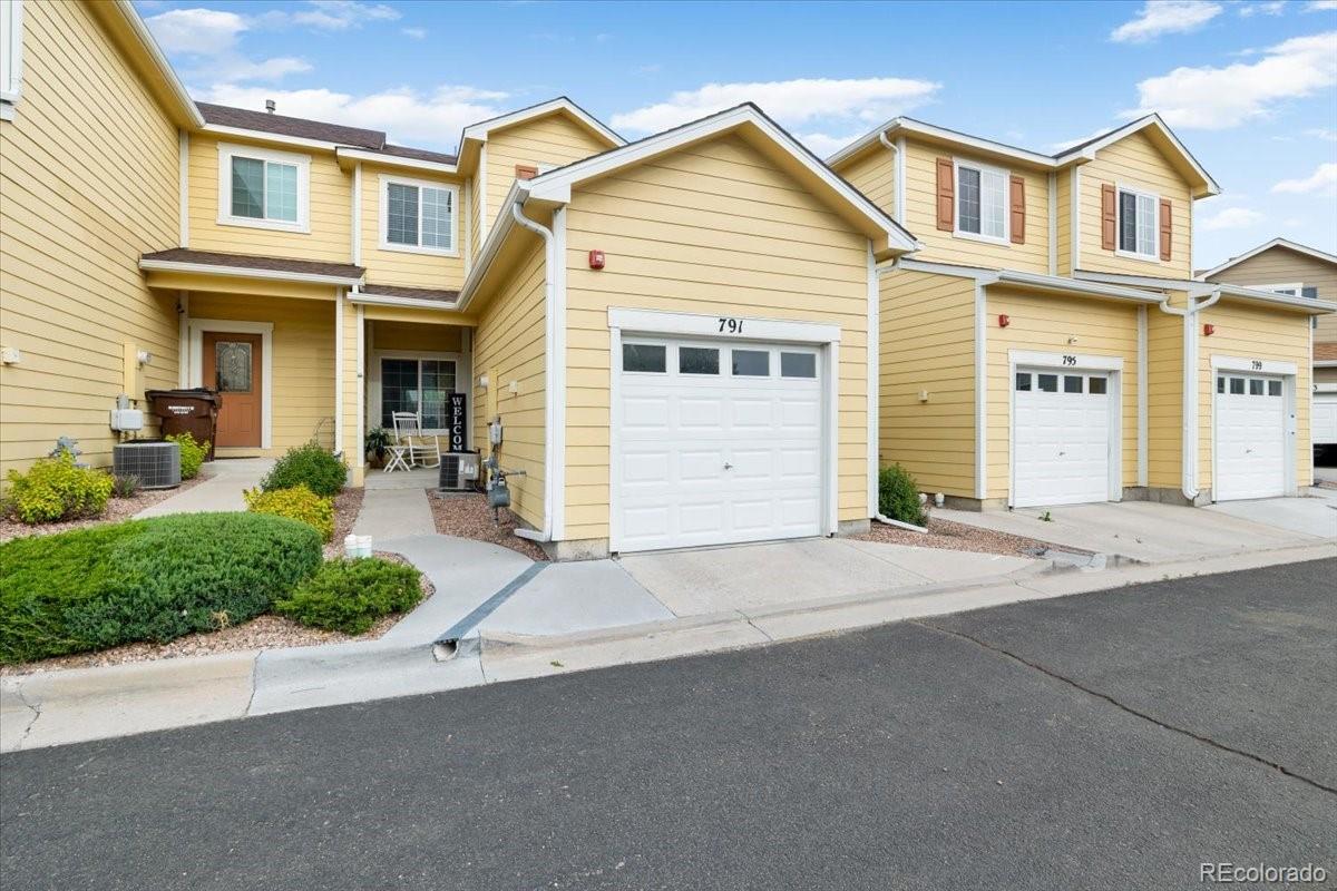 Brant Hollow Colorado Springs Condo / Townhome | MLS #: 6691203791  Hailey Glenn View , Colorado Springs Beds: 2 Baths: 3 Price: $303,000
