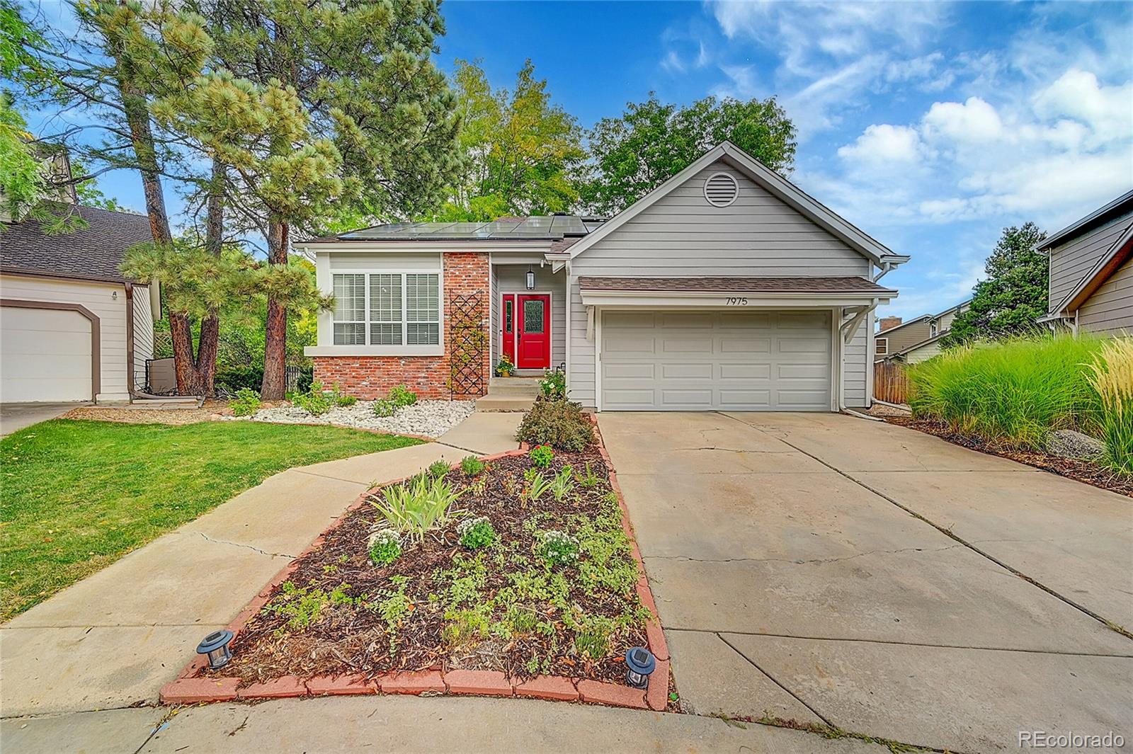 7975 S Gaylord Way, centennial MLS: 2079423 Beds: 3 Baths: 3 Price: $725,000