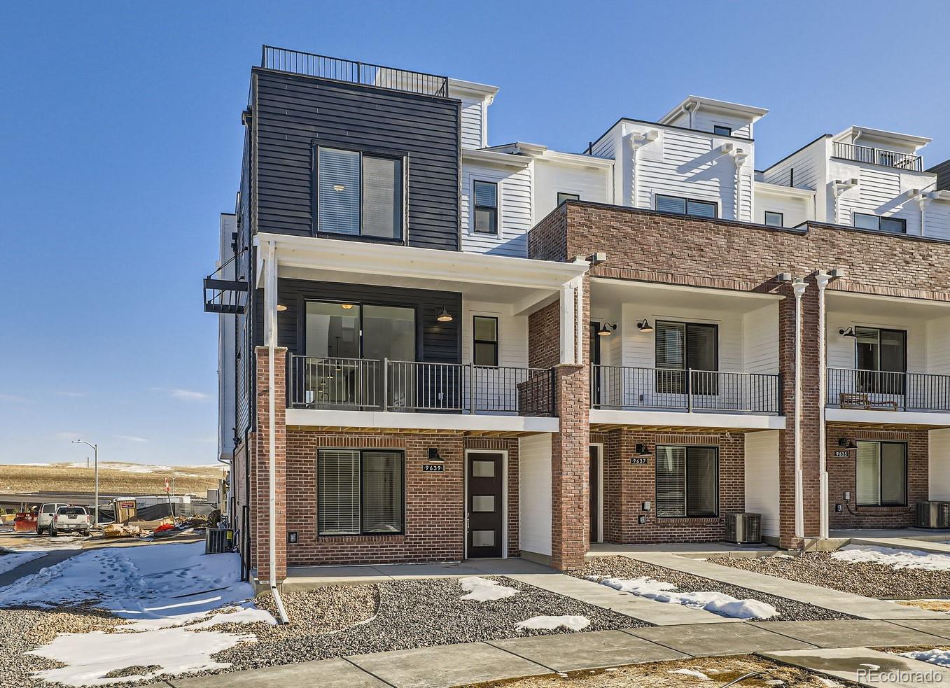 9639  Browns Peak Circle , Littleton  MLS: 5673504 Beds: 4 Baths: 4 Price: $639,990