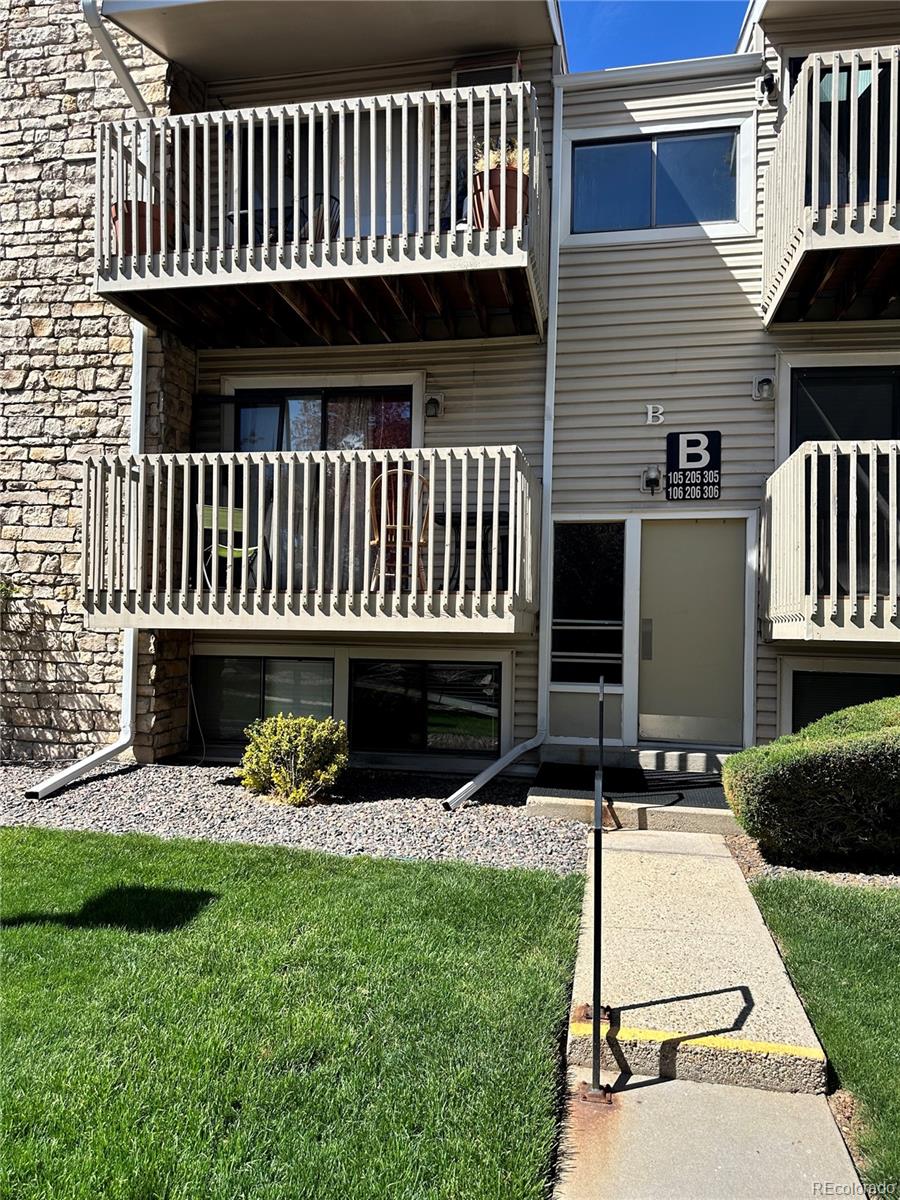 381 S Ames Street B205, Lakewood  MLS: 9035013 Beds: 2 Baths: 2 Price: $290,000