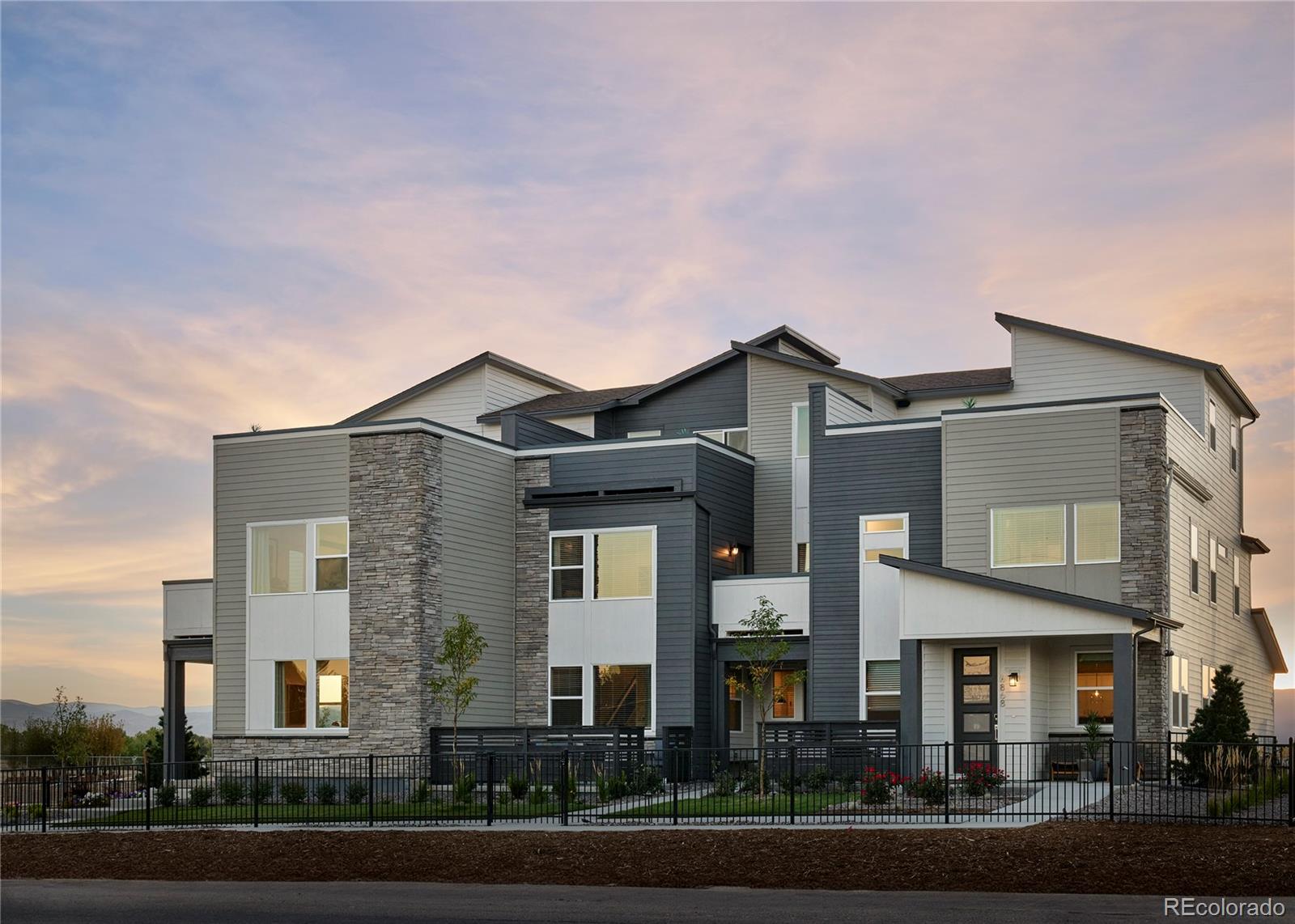 2515 W 69th Place , Denver  MLS: 3199433 Beds: 3 Baths: 4 Price: $639,900