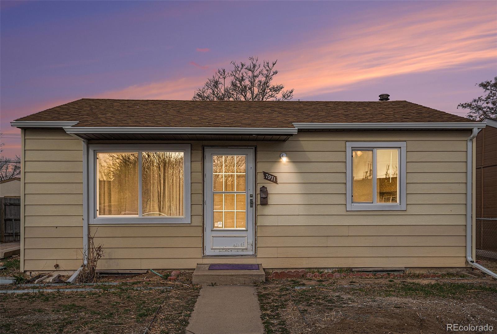 7971  Olive Street, commerce city MLS: 8548303 Beds: 3 Baths: 2 Price: $430,000