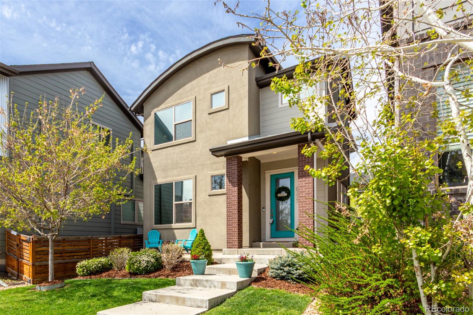 6777  Larsh Drive, denver MLS: 2641977 Beds: 4 Baths: 4 Price: $650,000