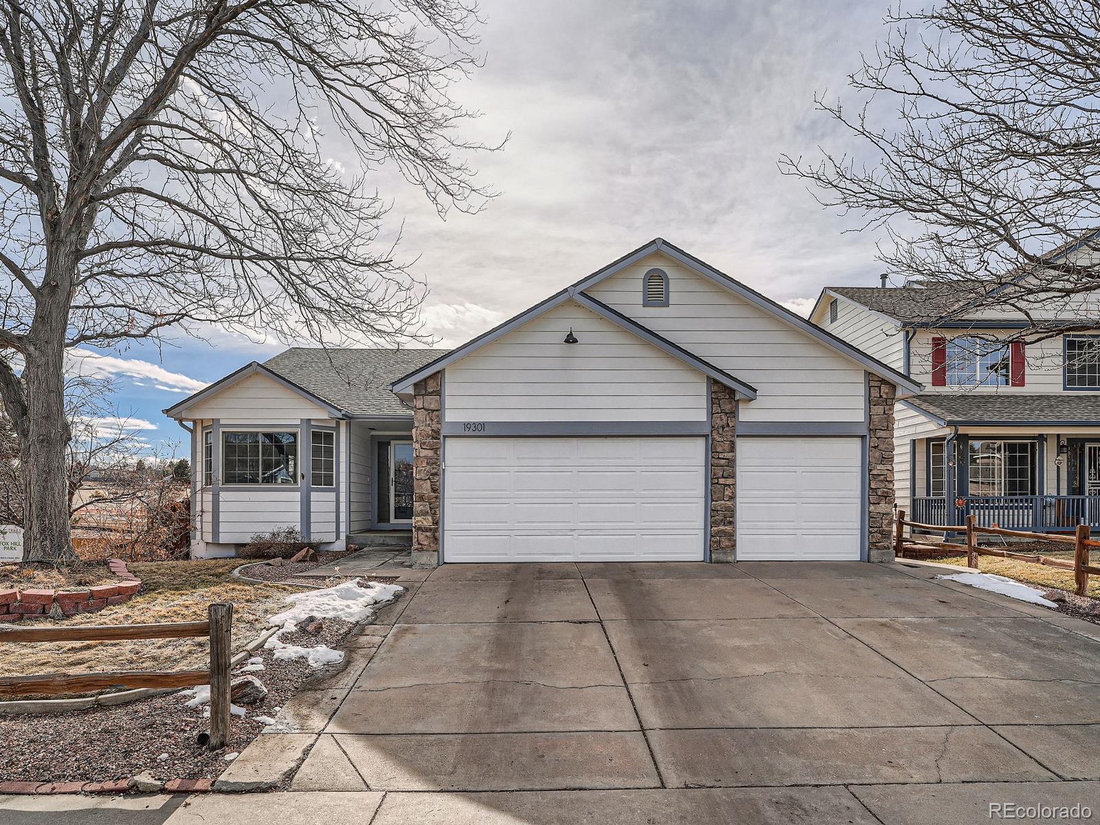 19301 E Tufts Circle, centennial MLS: 2051187 Beds: 5 Baths: 3 Price: $665,000