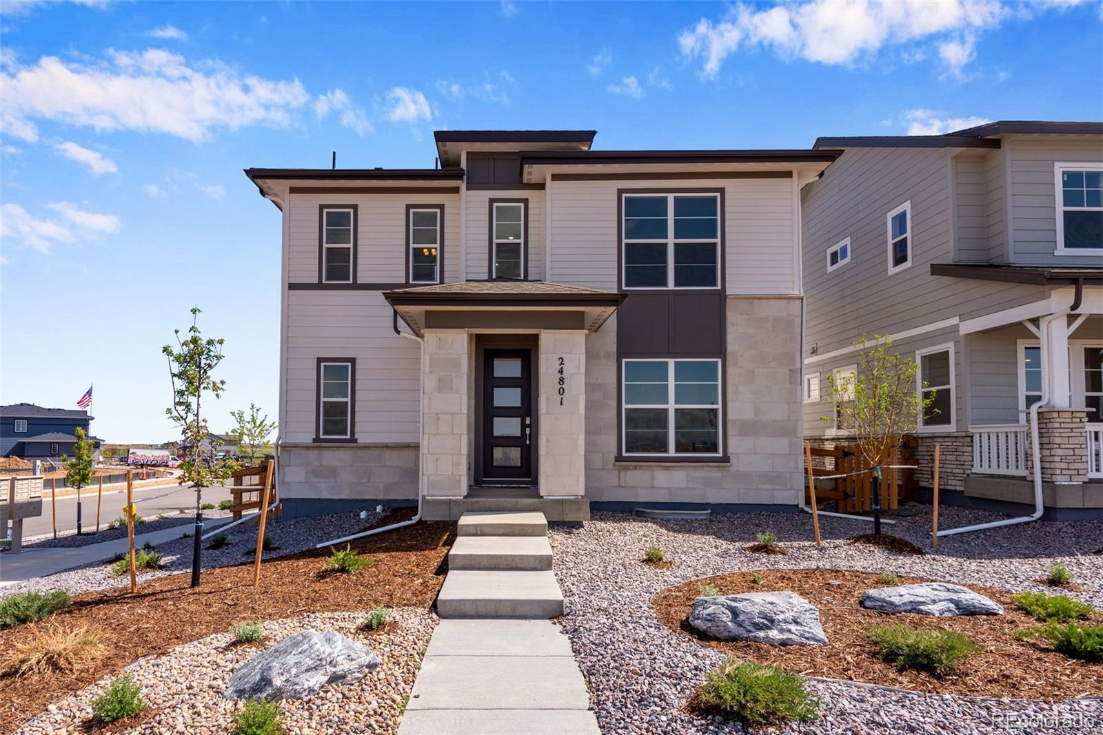 Aurora Highlands Aurora Home | MLS #: 423768224801 E 33rd Drive, Aurora Beds: 4 Baths: 4 Price: $649,900