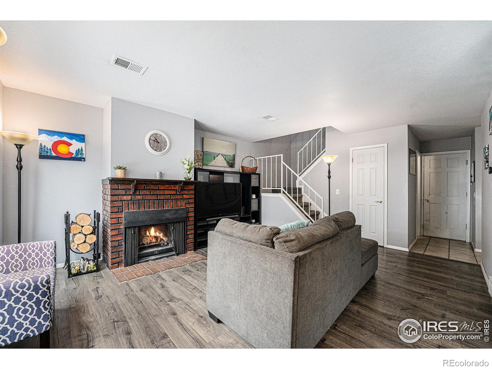 2016 W 101st Avenue, thornton MLS: 4567891026361 Beds: 3 Baths: 3 Price: $345,000