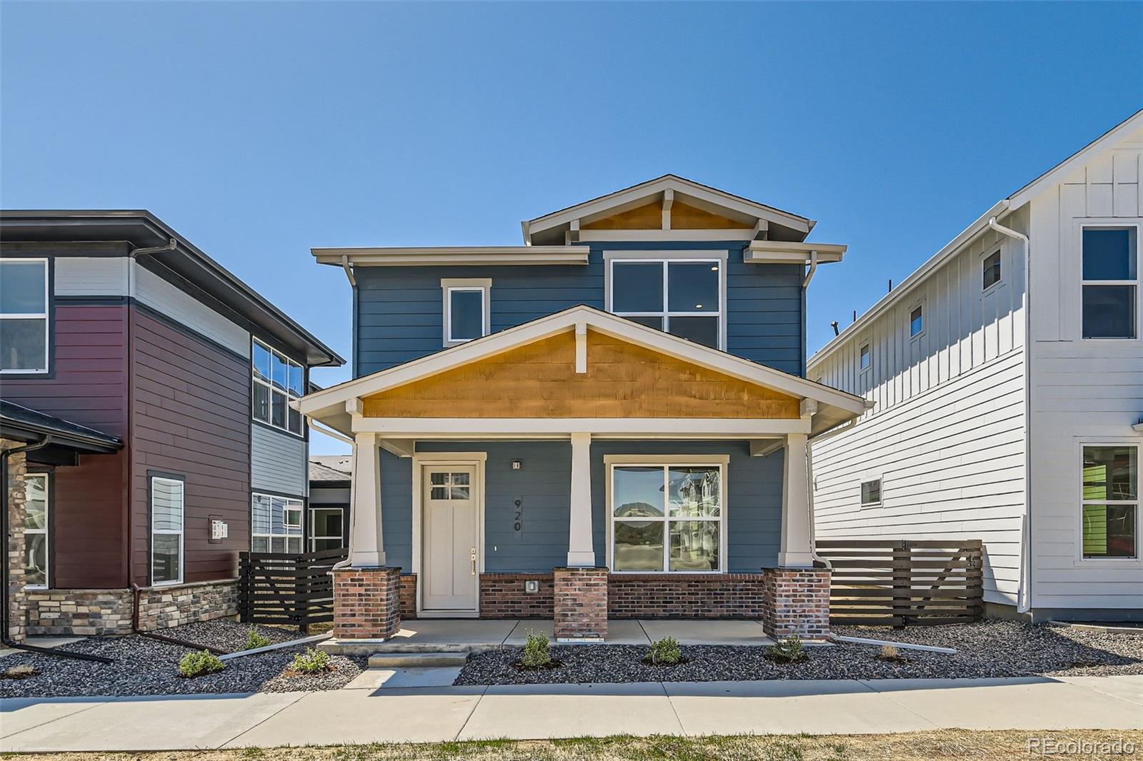 920  Promenade Drive, superior MLS: 8387963 Beds: 3 Baths: 3 Price: $975,000