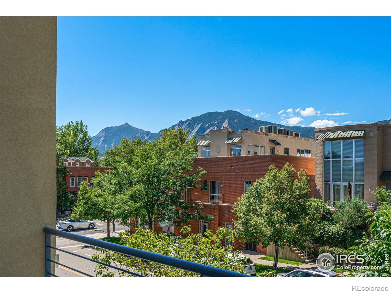 2030 20th street, Boulder sold home. Closed on 2025-05-21 for $940,000.