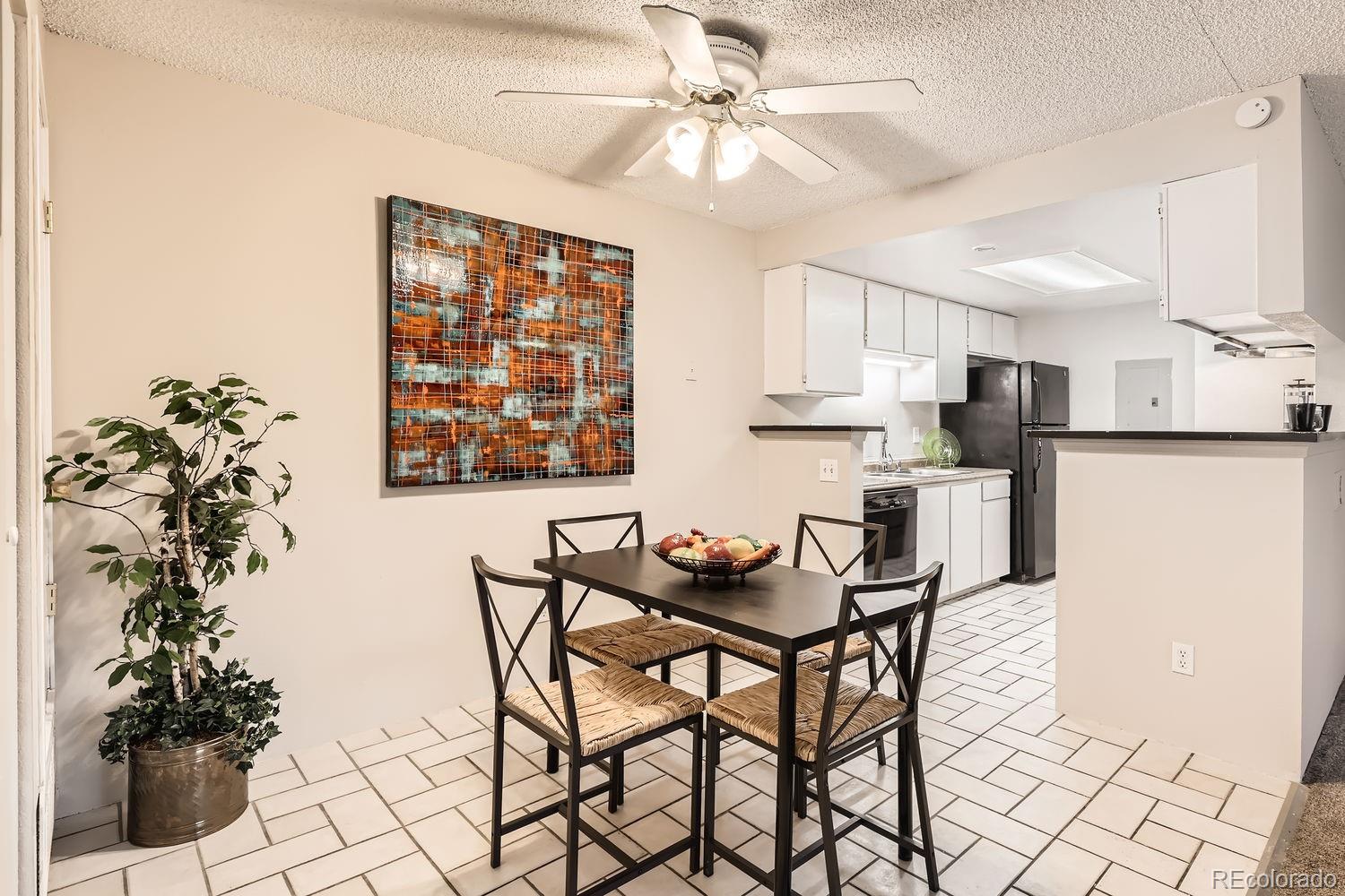 Robinwood Aurora Condo / Townhome | MLS #: 698260418091 E Kentucky Avenue 202, Aurora Beds: 3 Baths: 2 Price: $259,798