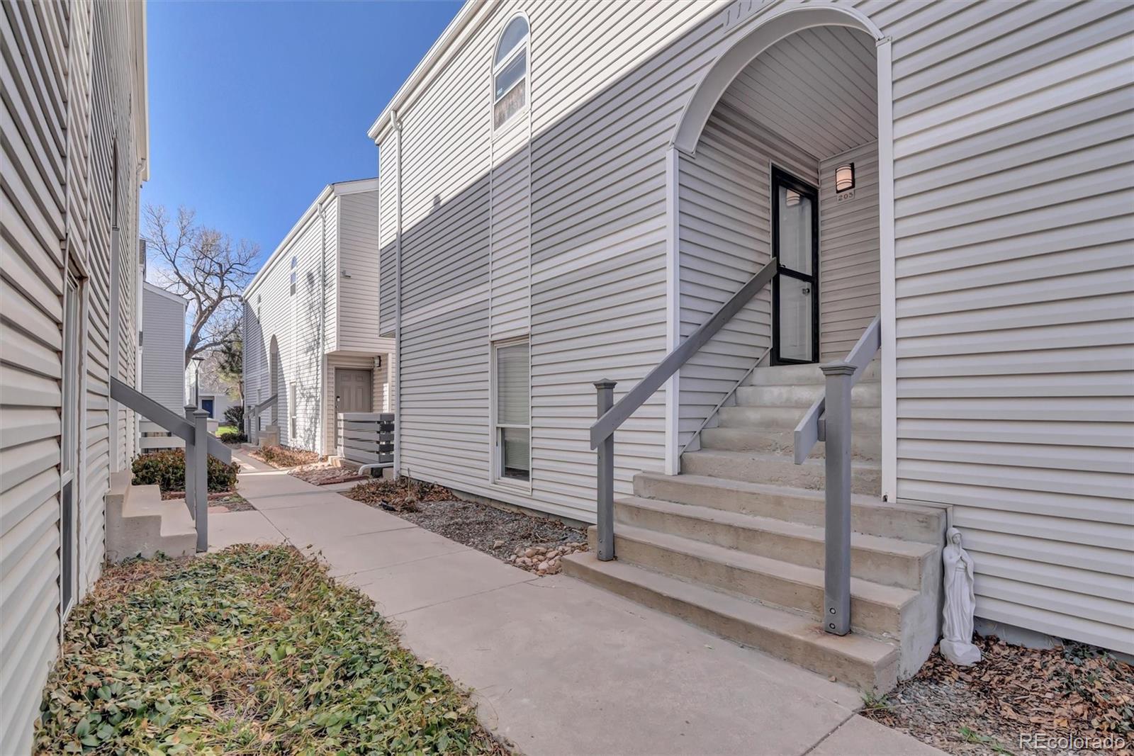 11115 E Alameda Avenue 203, Aurora  MLS: 2056526 Beds: 2 Baths: 2 Price: $275,000