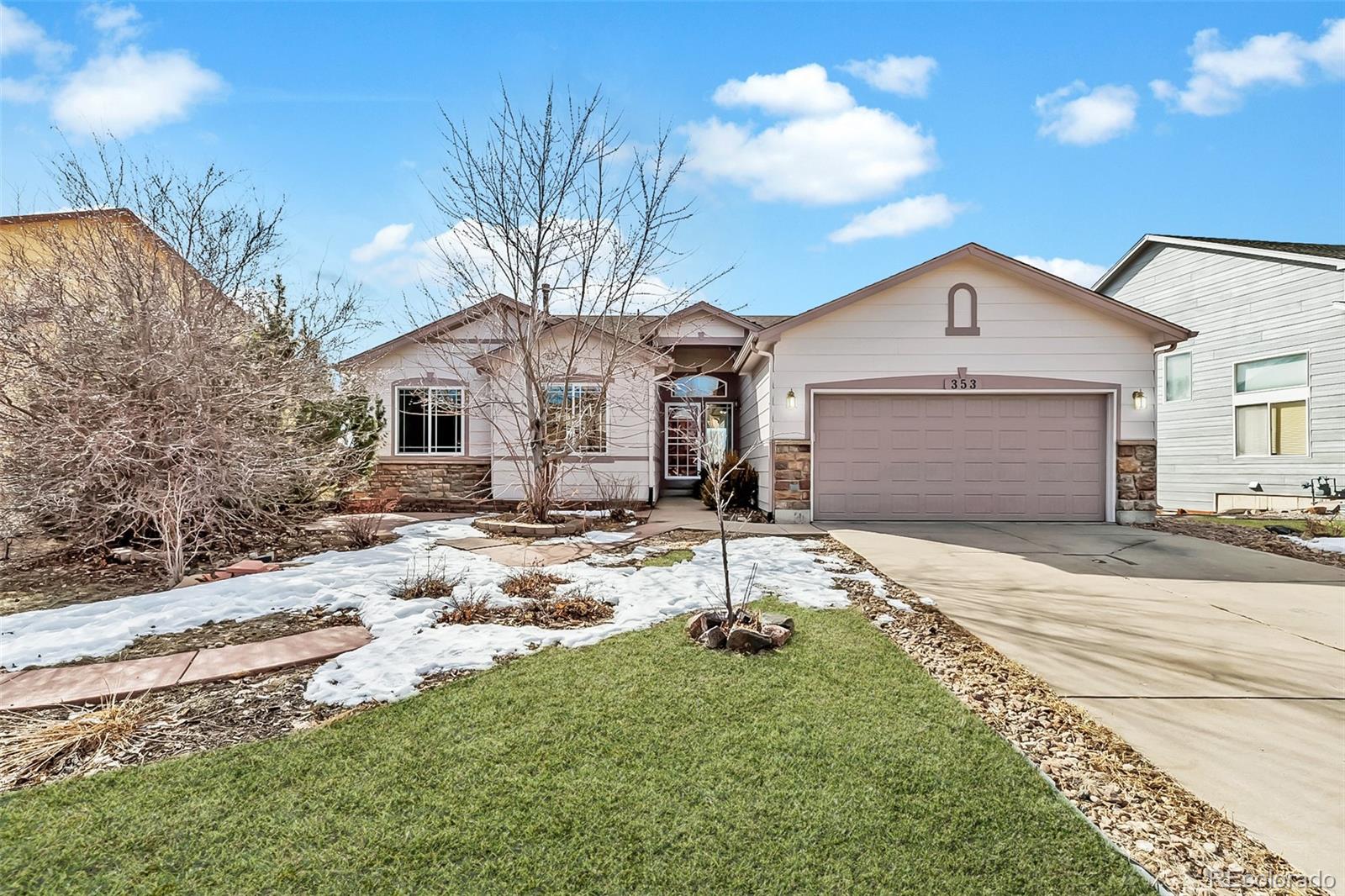 Jackson Creek Monument Home | MLS #: 4970780353  Oxbow Drive, Monument Beds: 4 Baths: 3 Price: $565,000