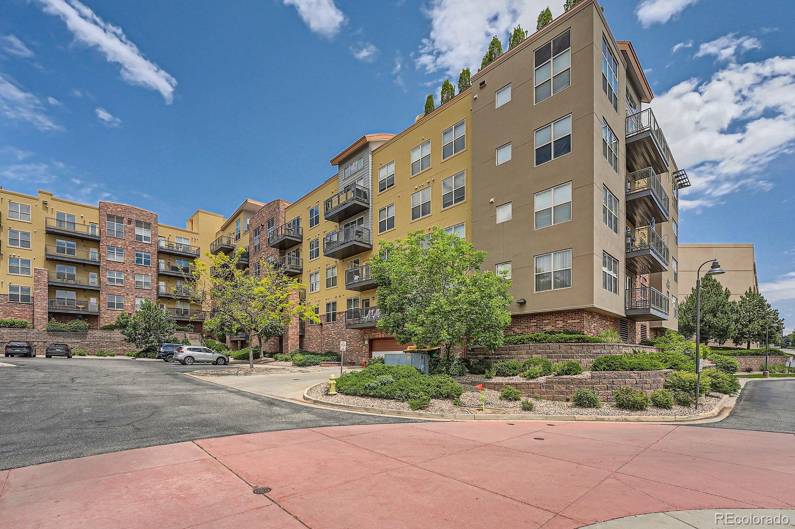 Dry Creek Crossing Englewood Condo / Townhome | MLS #: 50814509079 E Panorama Circle 309, Englewood Beds: 1 Baths: 1 Price: $269,000