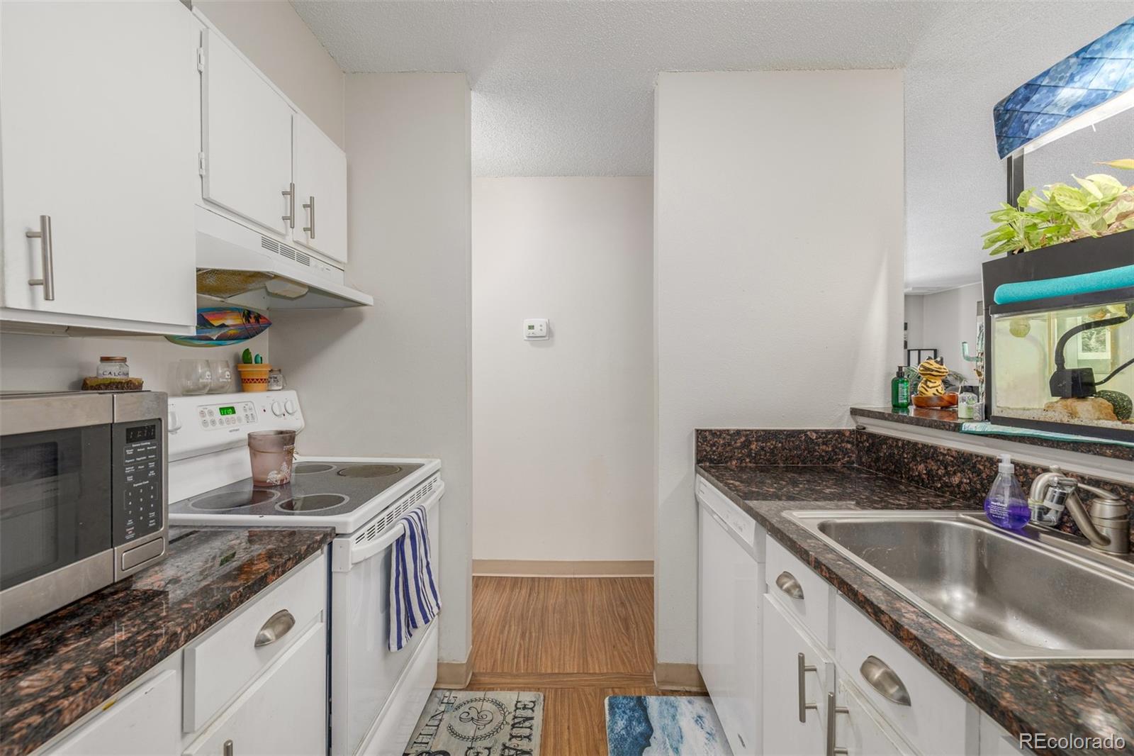 Torrey Pines Aurora Condo / Townhome | MLS #: 92592822281 S Vaughn Way 316A, Aurora Beds: 2 Baths: 2 Price: $190,000