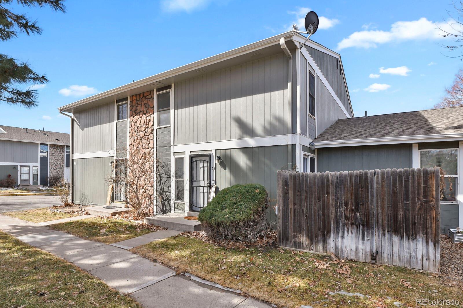 Raintree East Aurora Condo / Townhome | MLS #: 744958810001 E Evans Avenue 58B, Aurora Beds: 2 Baths: 2 Price: $299,900