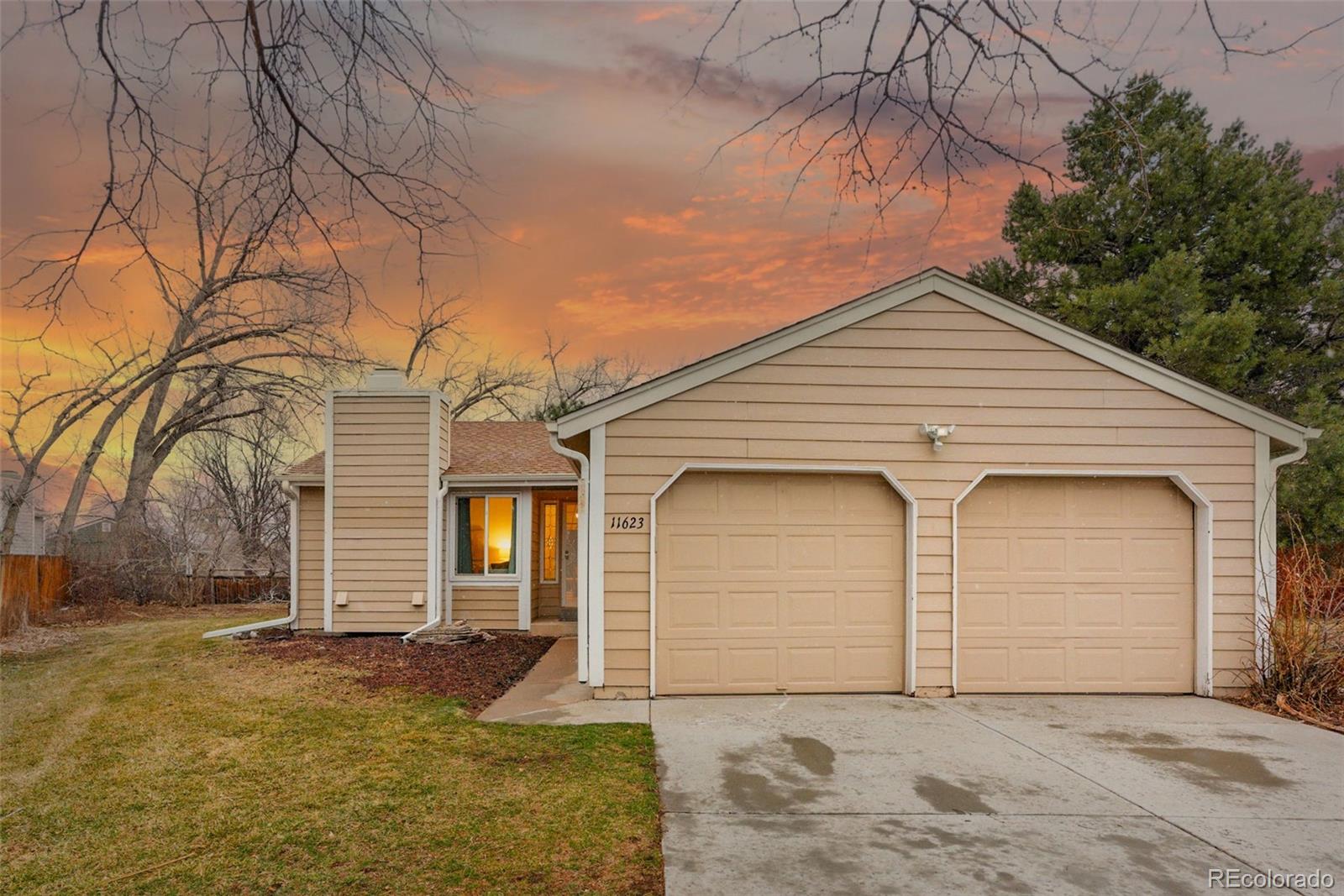 11623 W Hornsilver Mountain, littleton MLS: 3711845 Beds: 4 Baths: 3 Price: $625,000