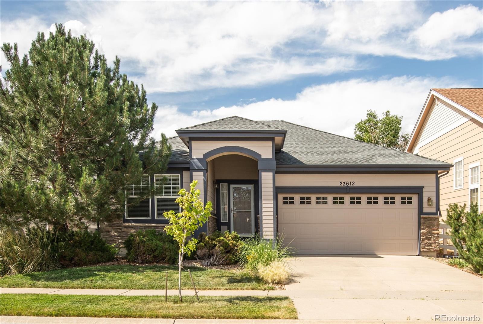 Murphy Creek Aurora Home | MLS #: 586208223612 E Mississippi Circle, Aurora Beds: 3 Baths: 3 Price: $489,000