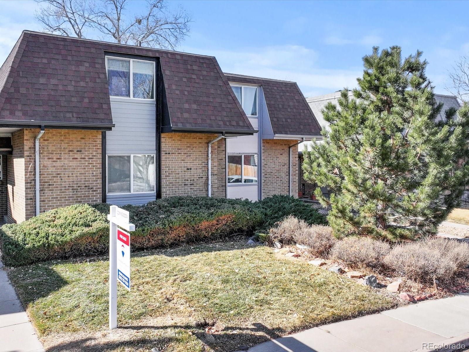 2323 S Jamaica Street , Aurora  MLS: 9465745 Beds: 2 Baths: 2 Price: $405,000