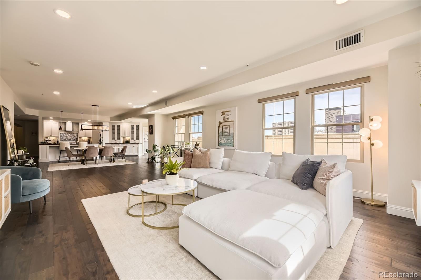 975 n lincoln street, Denver sold home. Closed on 2025-05-02 for $875,000.