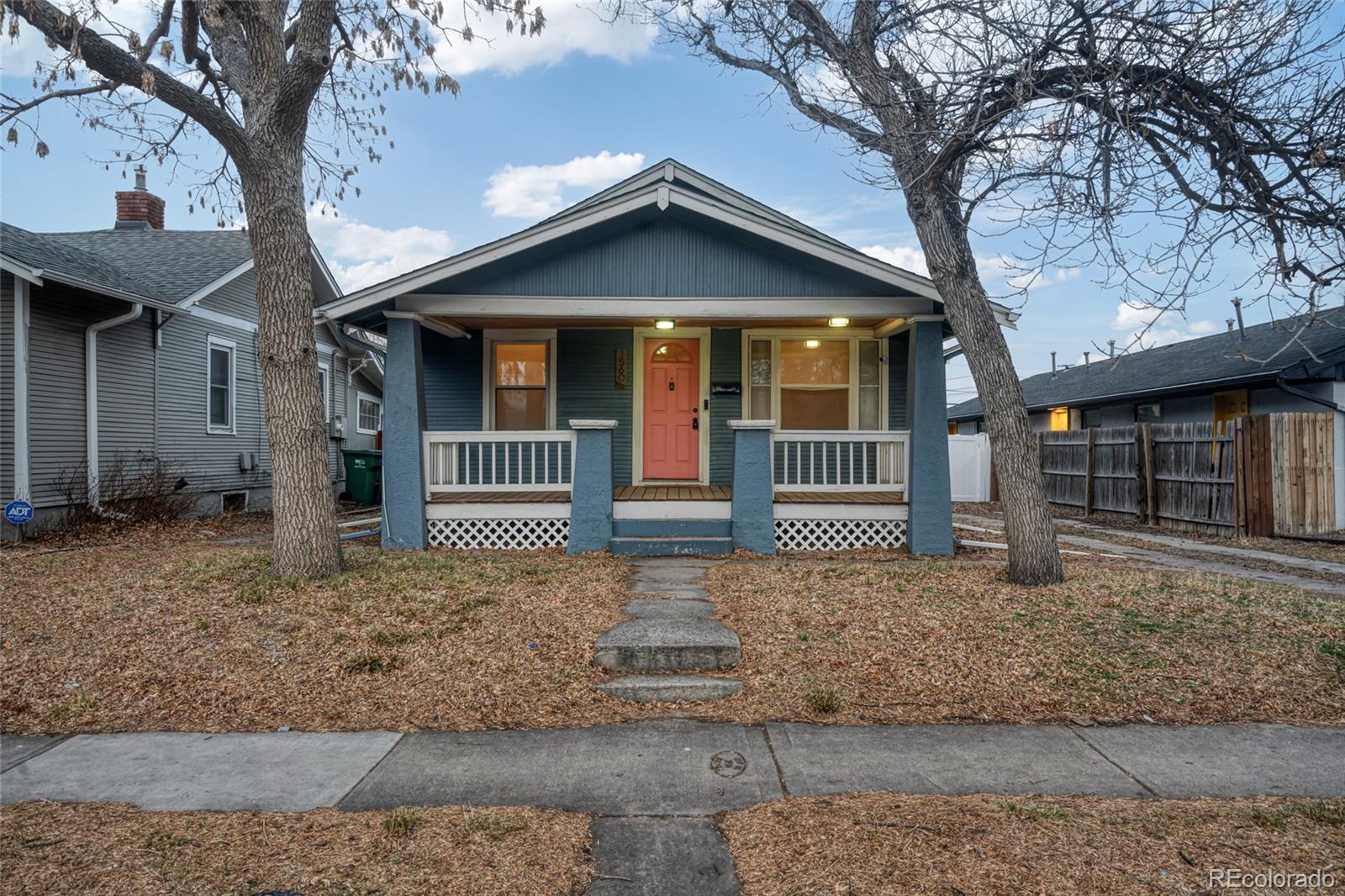1560  Clinton Street, aurora MLS: 9684065 Beds: 3 Baths: 2 Price: $435,000