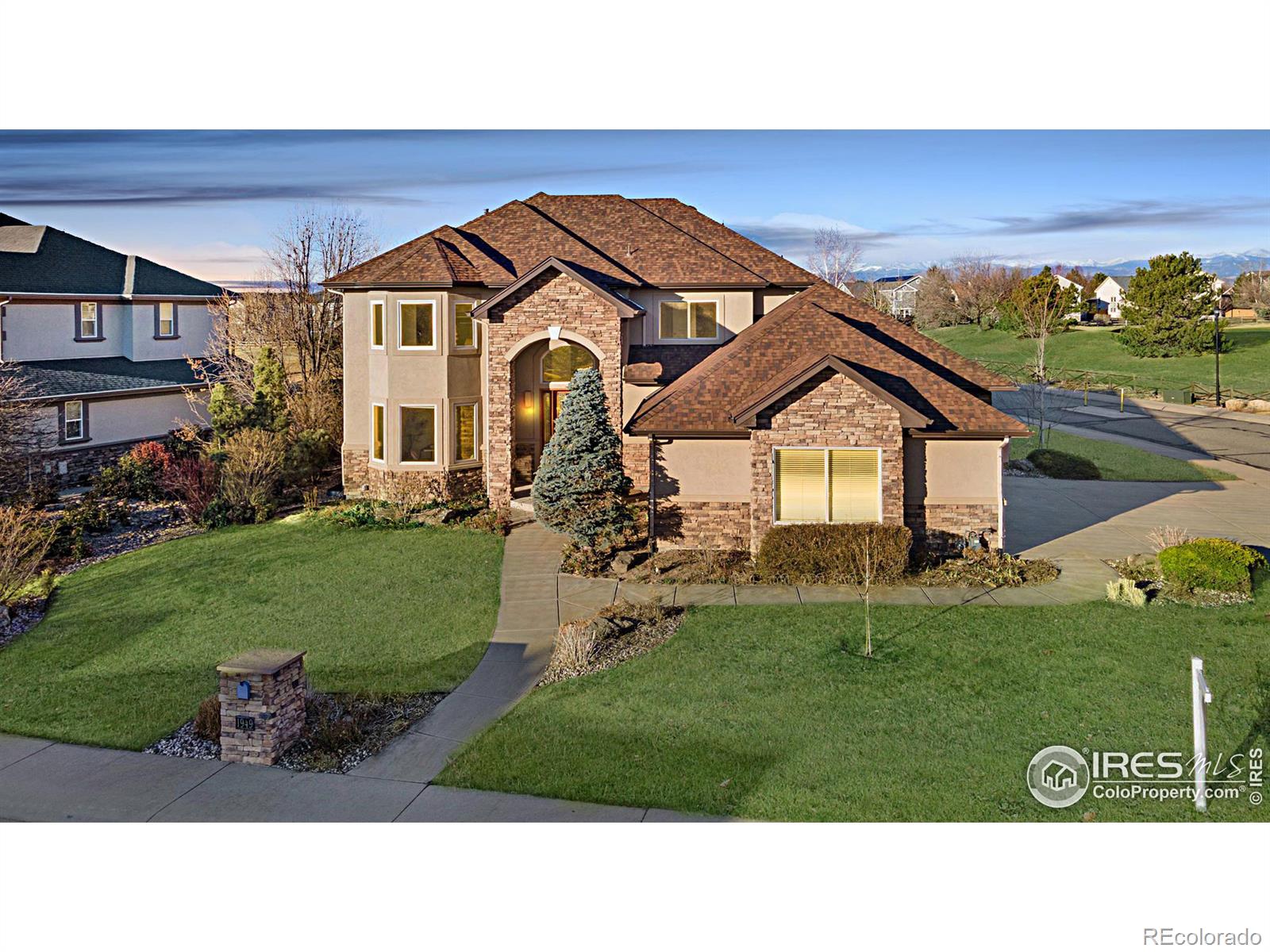 1949  Wasach Drive, longmont MLS: 4567891027121 Beds: 4 Baths: 4 Price: $1,250,000