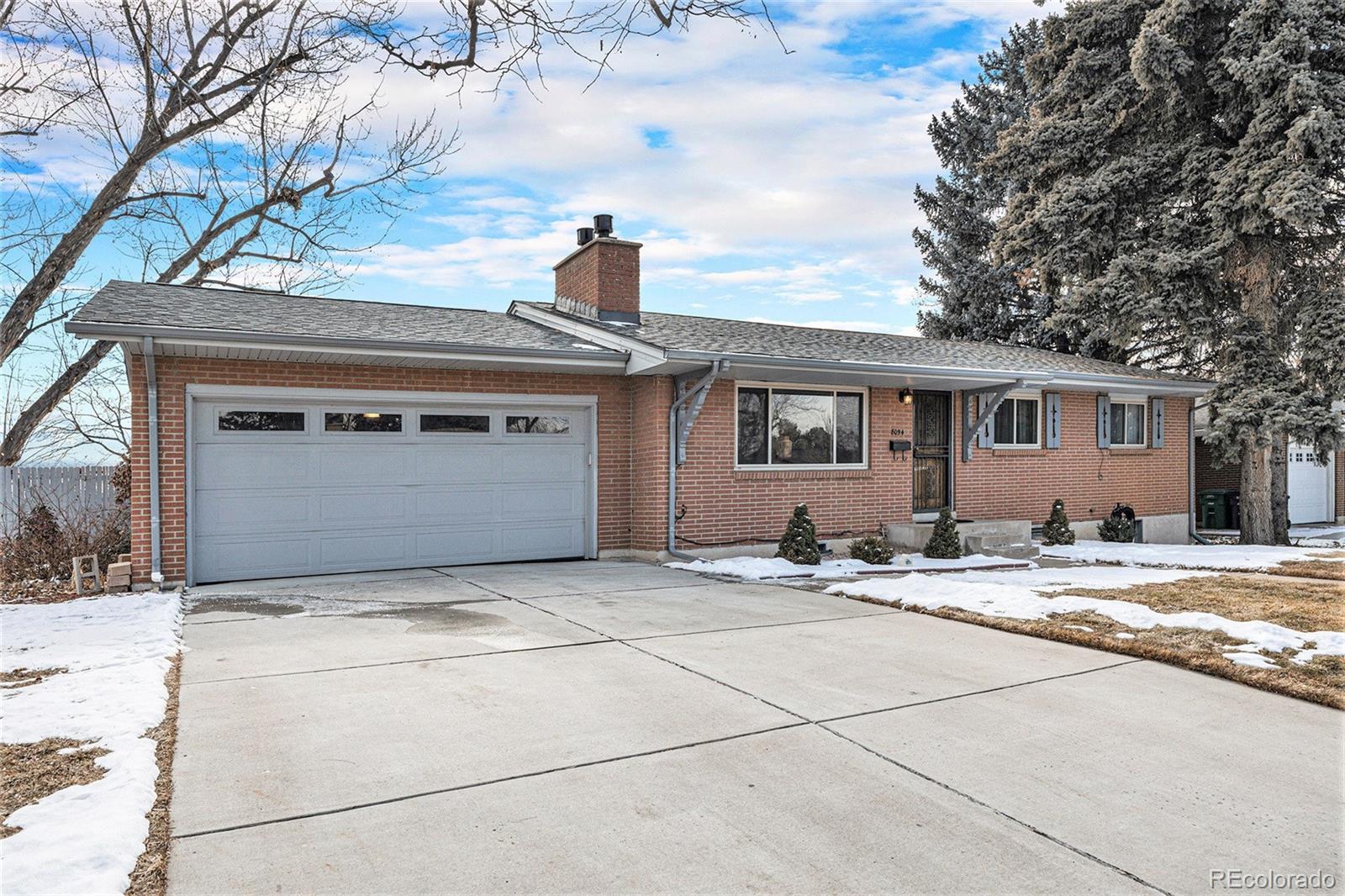 8094 E Kenyon Place, denver MLS: 9025317 Beds: 4 Baths: 3 Price: $655,000