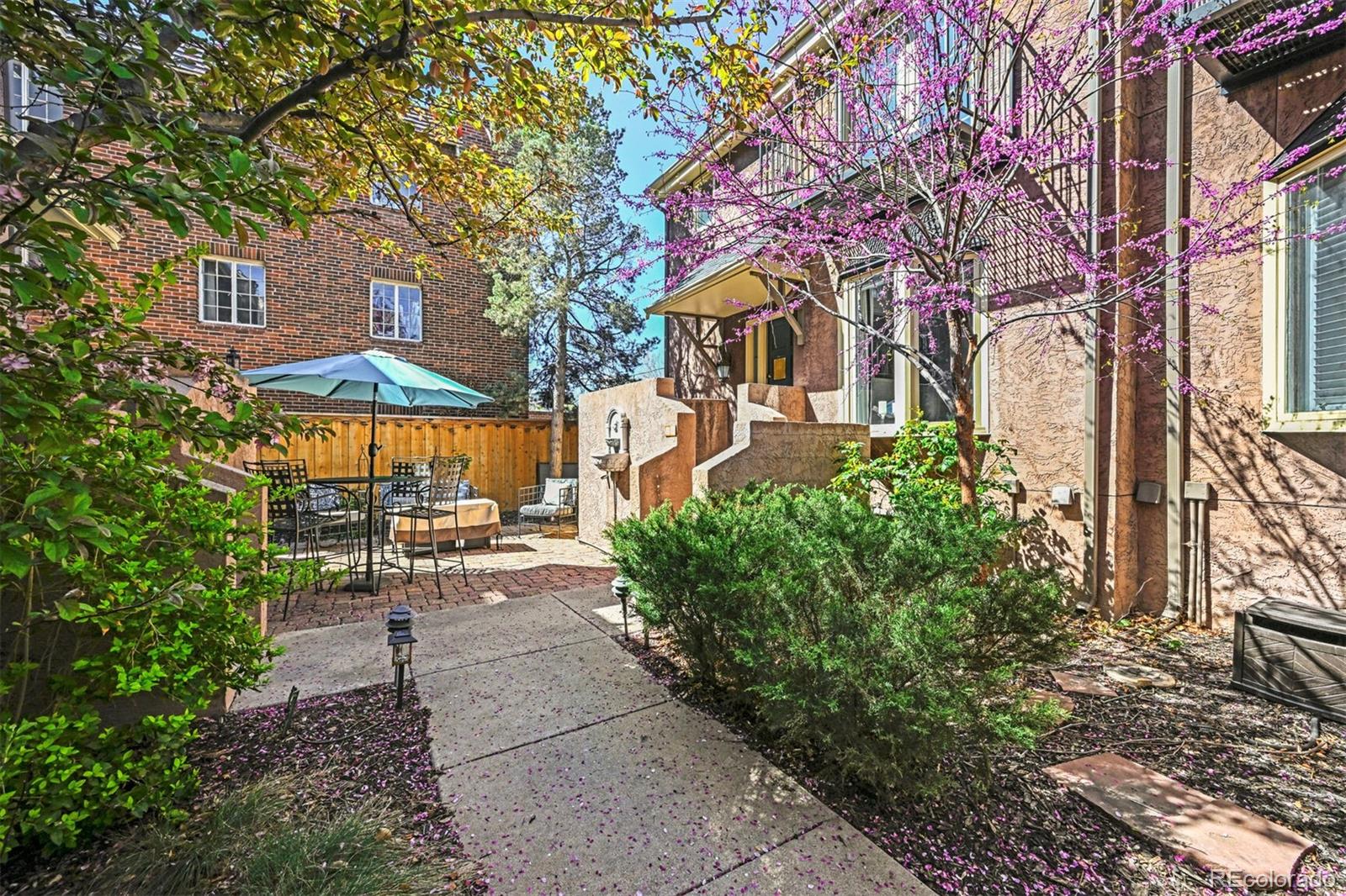 Capitol Denver Condo / Townhome | MLS #: 2490191999 N Emerson Street 10, Denver Beds: 2 Baths: 3 Price: $675,000