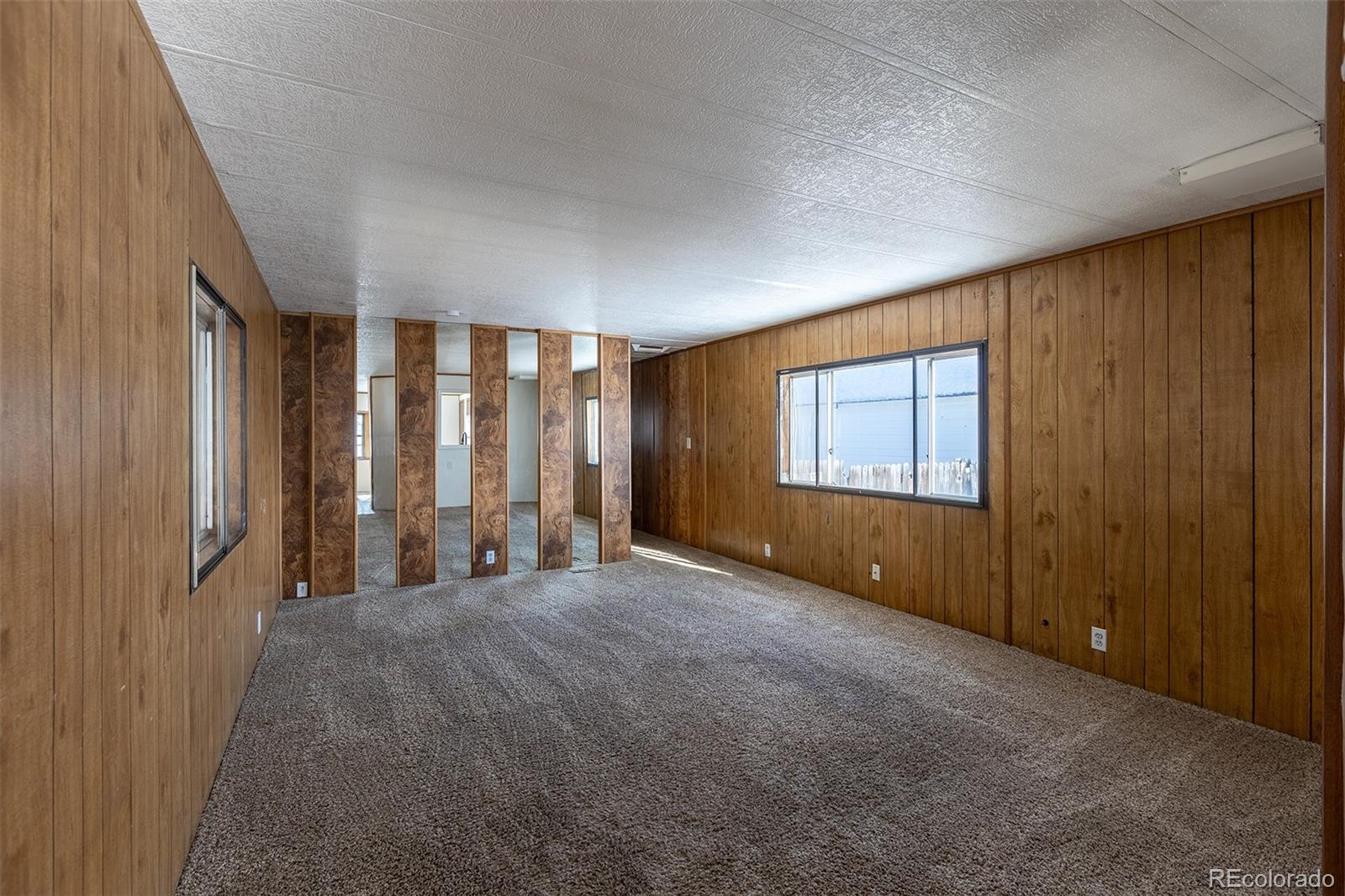 2115 w 90th avenue, Federal Heights sold home. Closed on 2025-04-16 for $300,000.