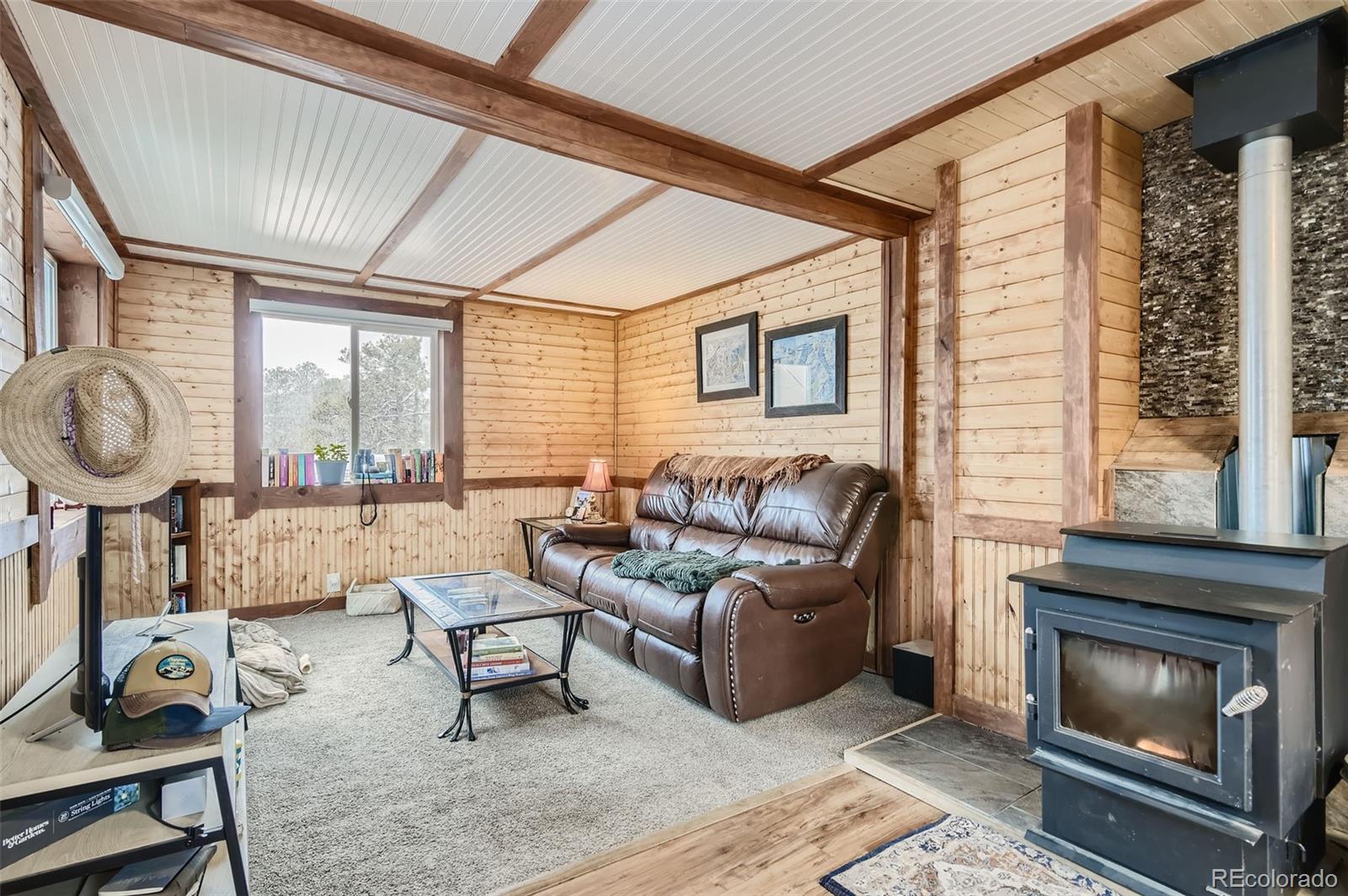 34502  Chilton Avenue, pine MLS: 8073577 Beds: 2 Baths: 2 Price: $494,000