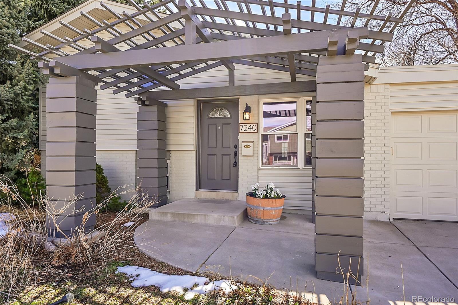 Ridgeview Hills Centennial Home | MLS #: 57821327240 S Cherry Drive, Centennial Beds: 3 Baths: 2 Price: $539,000