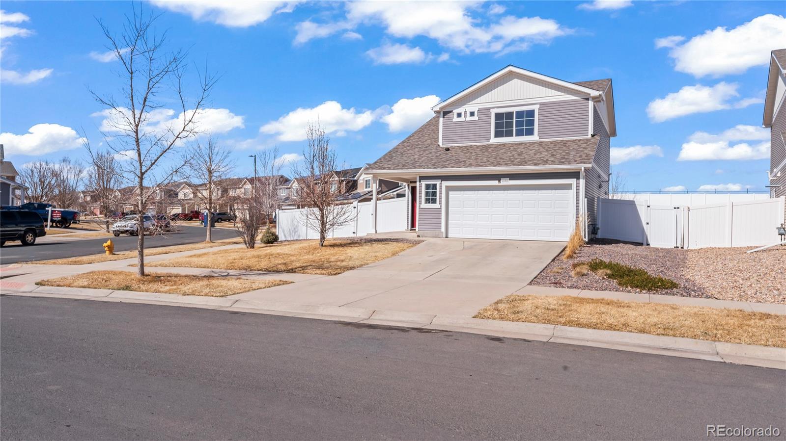 20801  Randolph Place, denver MLS: 3028392 Beds: 3 Baths: 3 Price: $475,000