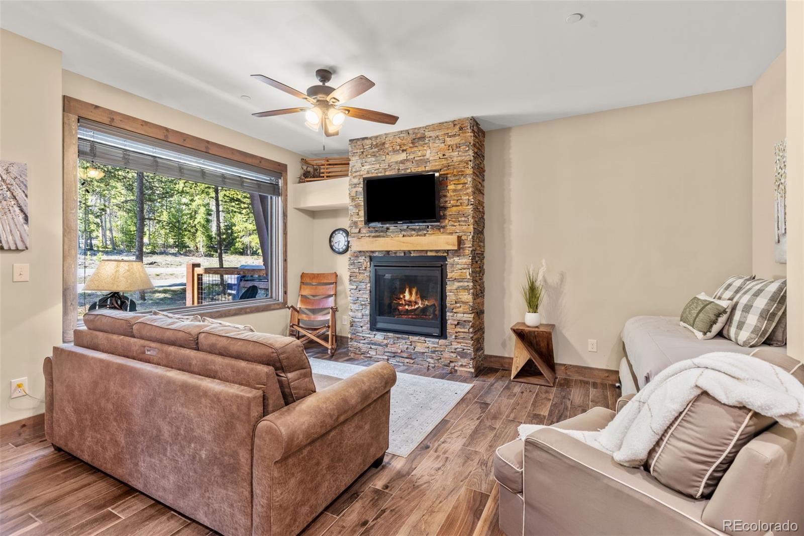 102  lake ridge circle, Keystone sold home. Closed on 2025-09-23 for $647,500.