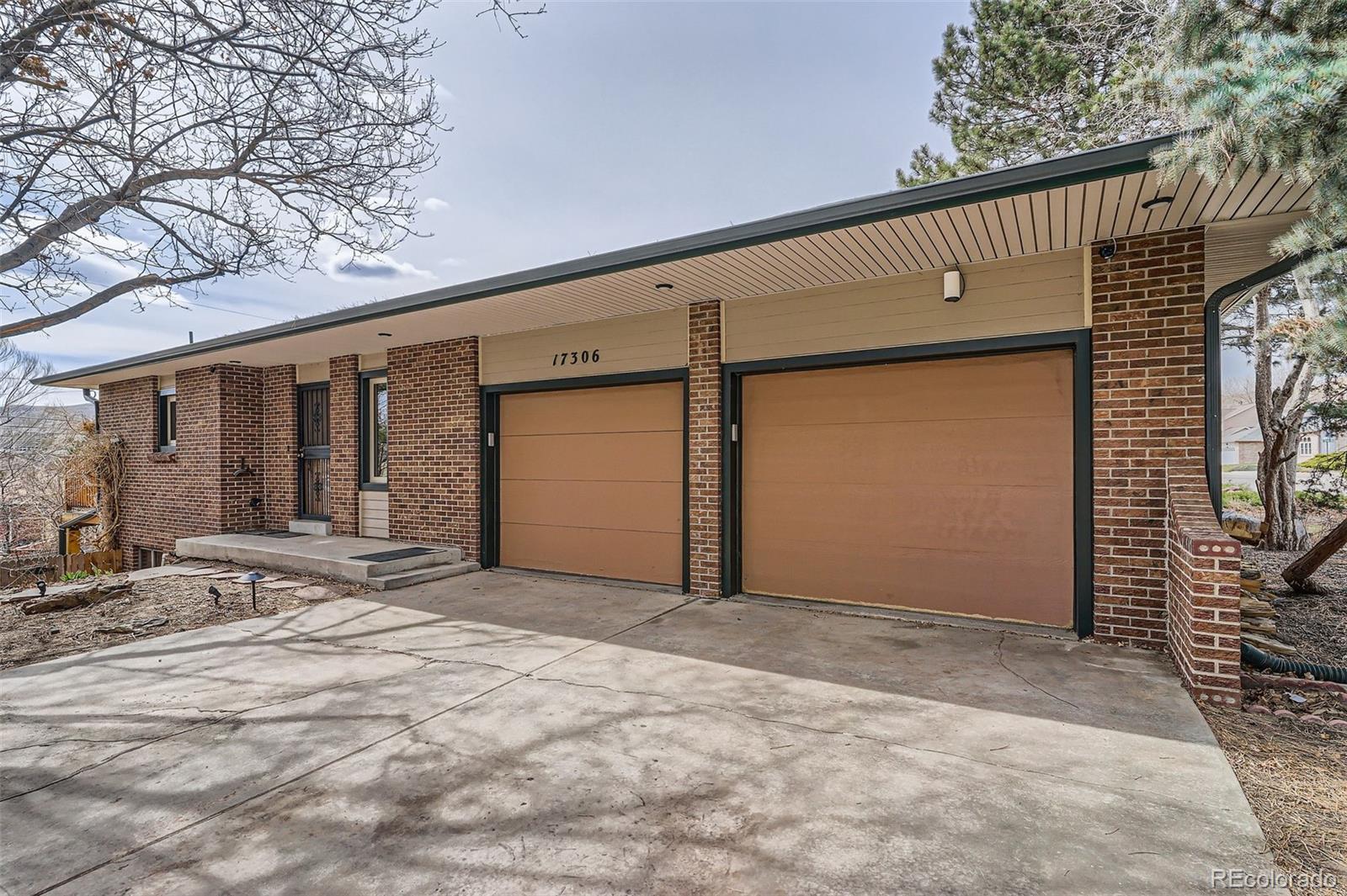 17306 W 17th Place, golden MLS: 4135951 Beds: 3 Baths: 3 Price: $979,000