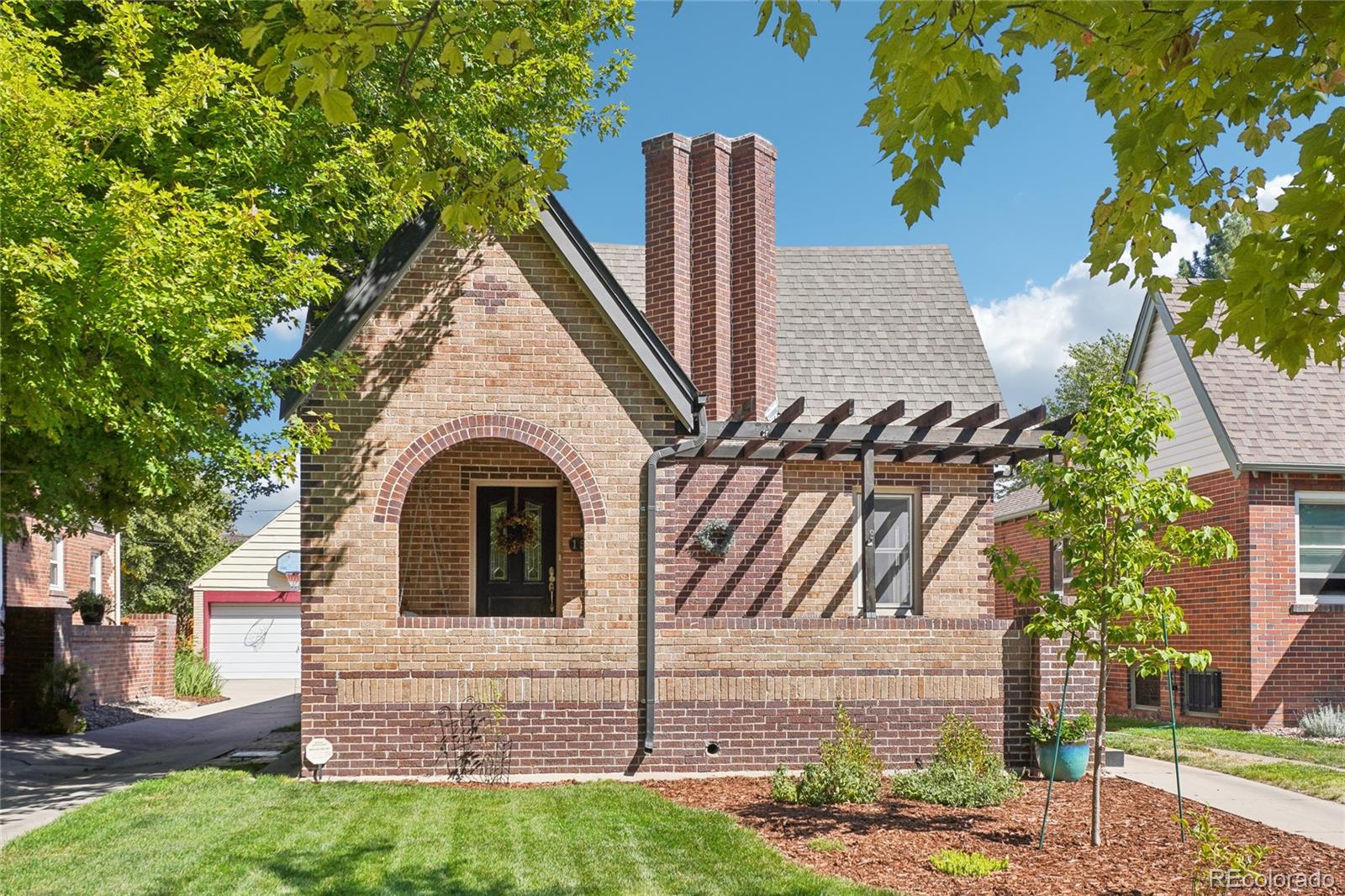 1552  Hudson Street, denver MLS: 6348289 Beds: 4 Baths: 2 Price: $789,000