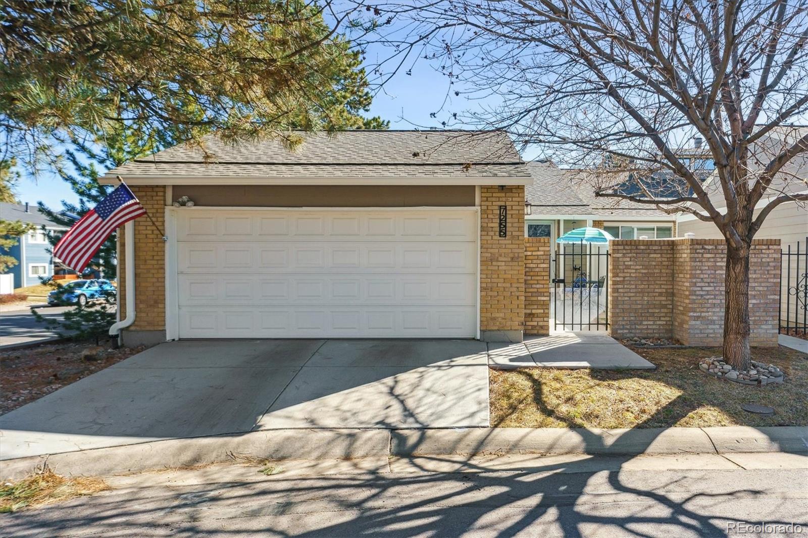 7255 S Vine Street , Centennial  MLS: 9040251 Beds: 3 Baths: 2 Price: $575,000