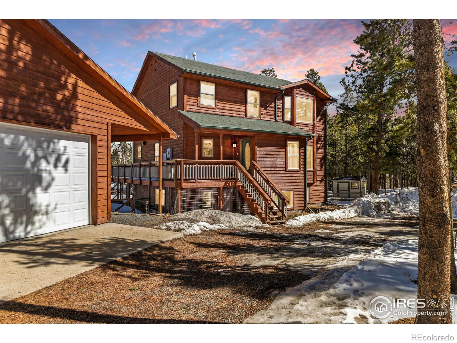 10 shoshoni way, Nederland sold home. Closed on 2025-04-11 for $985,000.
