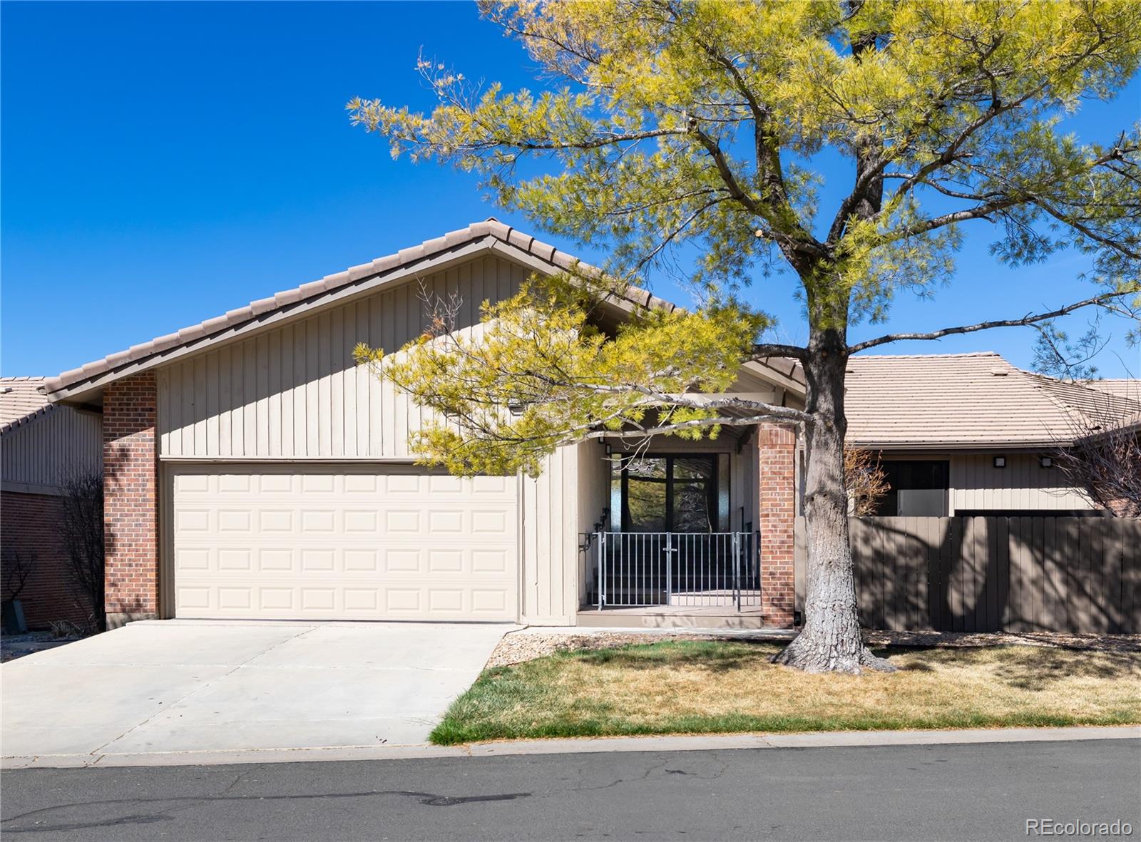 2601 S Quebec Street, denver MLS: 1644618 Beds: 4 Baths: 3 Price: $1,000,000