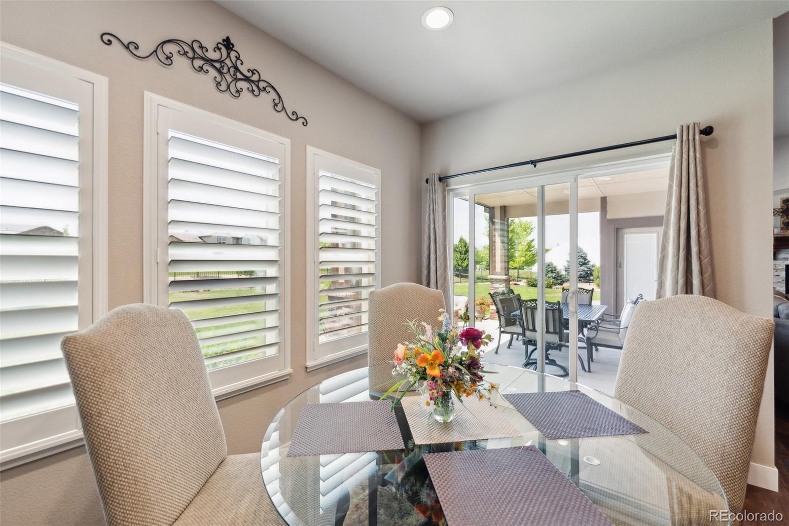 6710  Valderrama Court, windsor MLS: 8792636 Beds: 5 Baths: 3 Price: $895,000