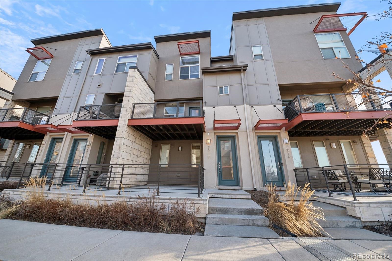 7928 E 54th Place, denver MLS: 2825619 Beds: 2 Baths: 3 Price: $480,000