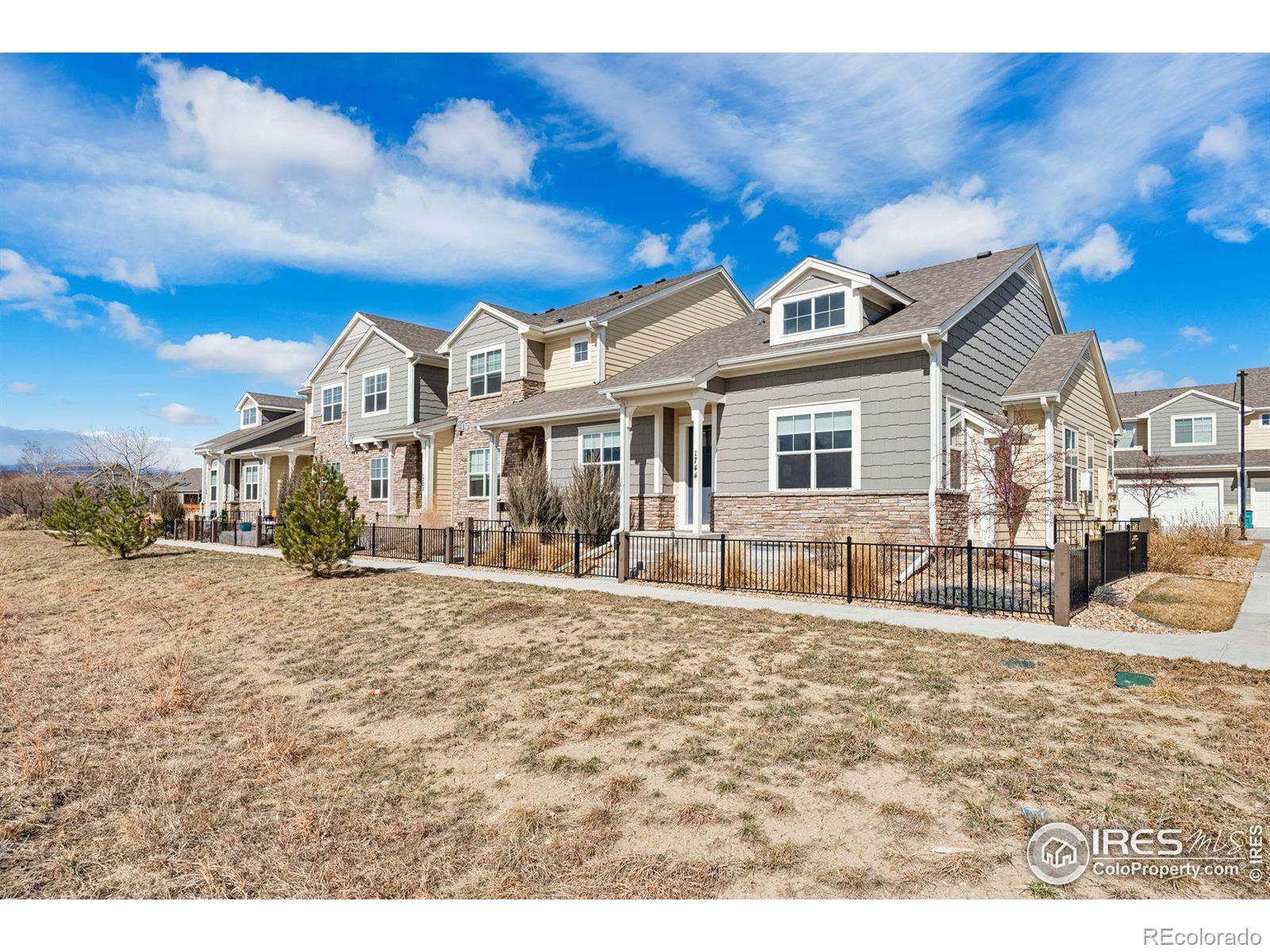 1744 W 50th Street, loveland MLS: 4567891027797 Beds: 3 Baths: 3 Price: $595,000