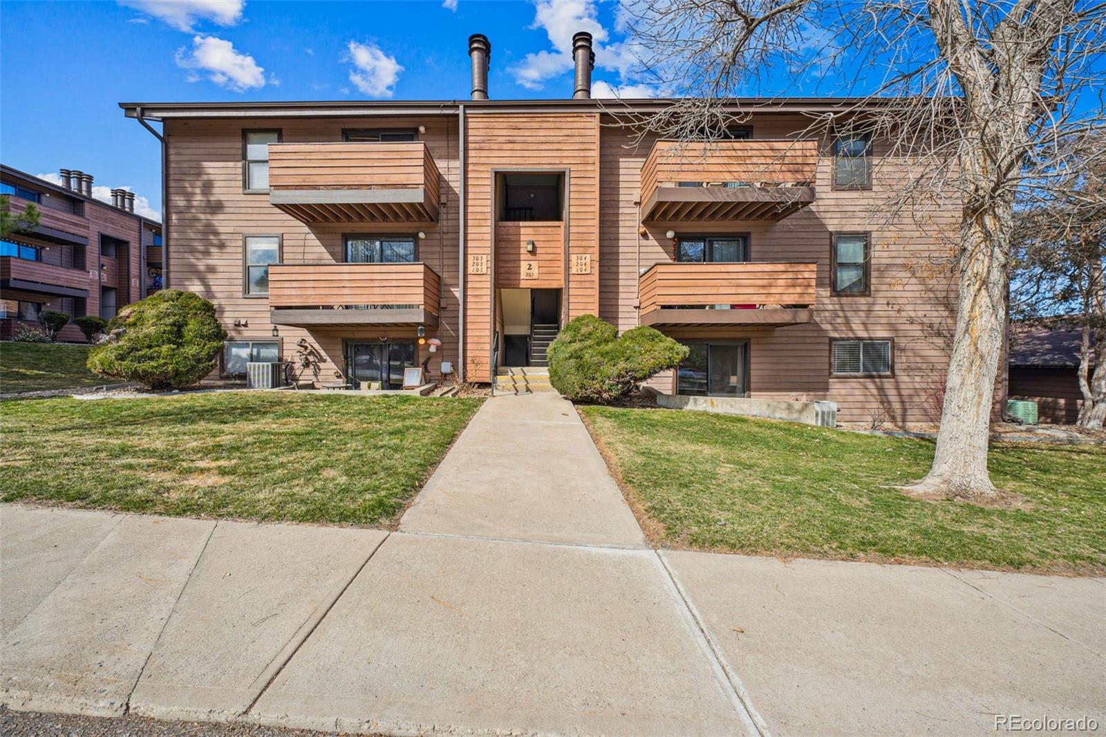 205  Wright Street 104, Lakewood  MLS: 2184855 Beds: 2 Baths: 2 Price: $299,000