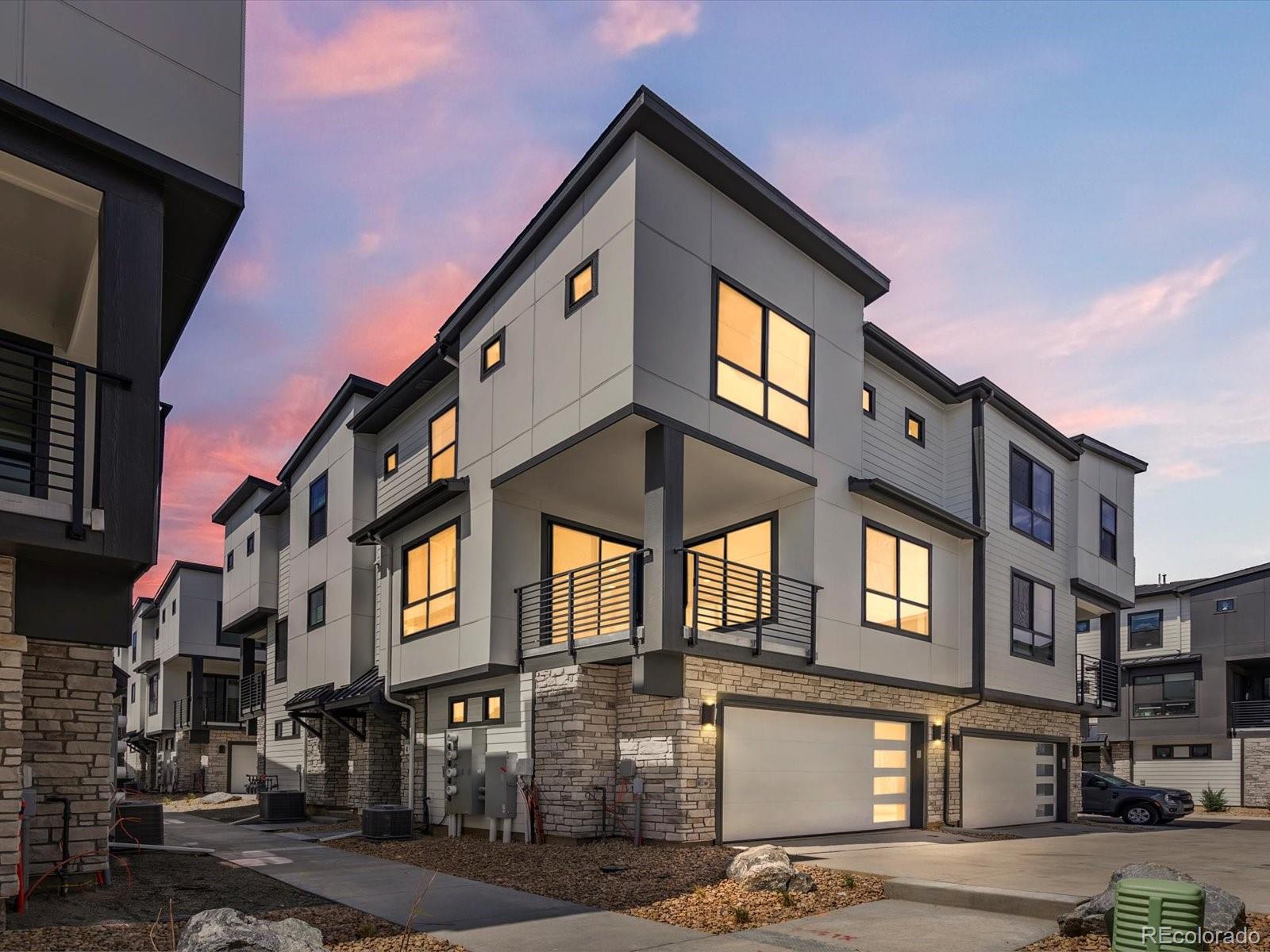 2036 S Holly Street 4, Denver  MLS: 9707123 Beds: 2 Baths: 3 Price: $498,990