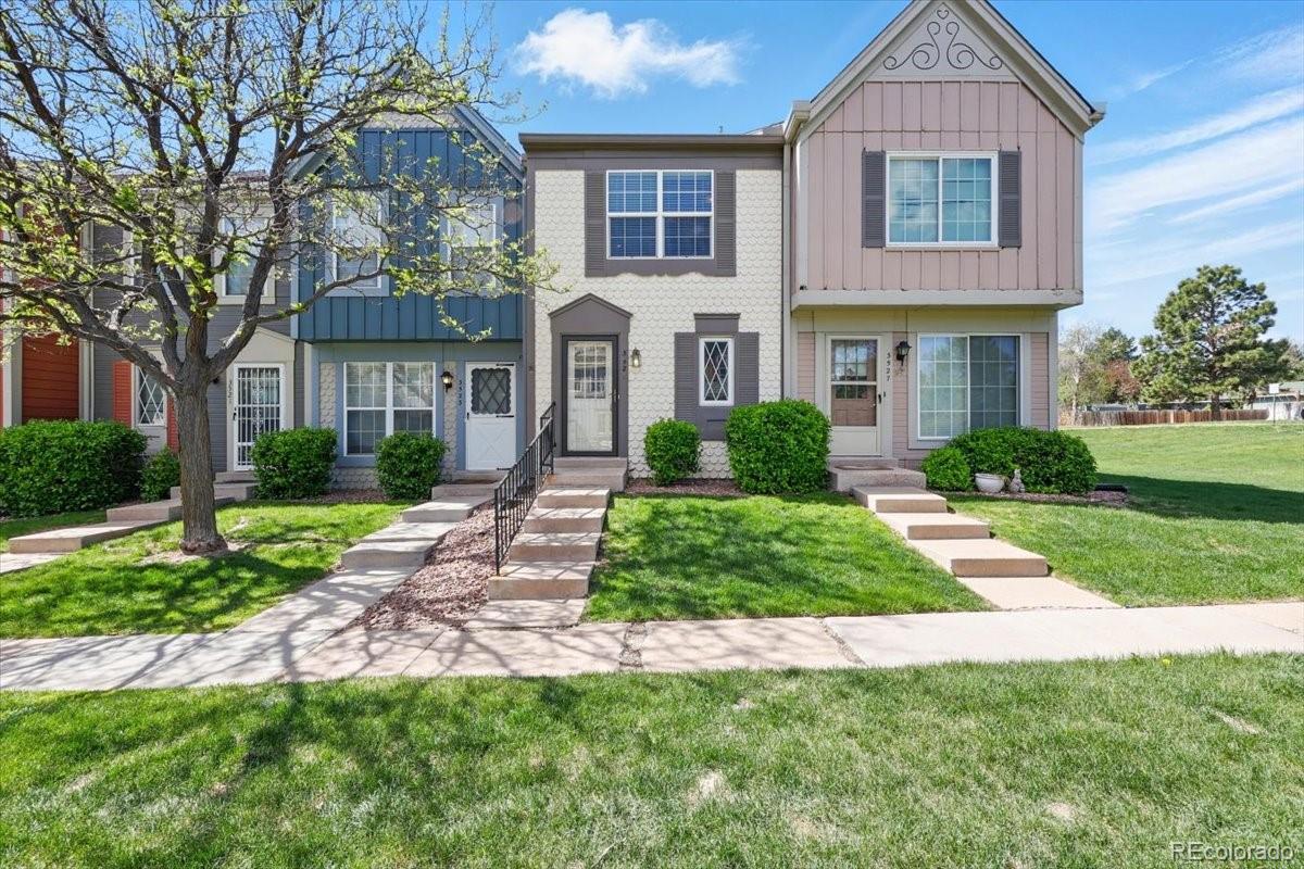 Victoria Village Colorado Springs Condo / Townhome | MLS #: 32988043525  Queen Anne Way , Colorado Springs Beds: 2 Baths: 2 Price: $245,000