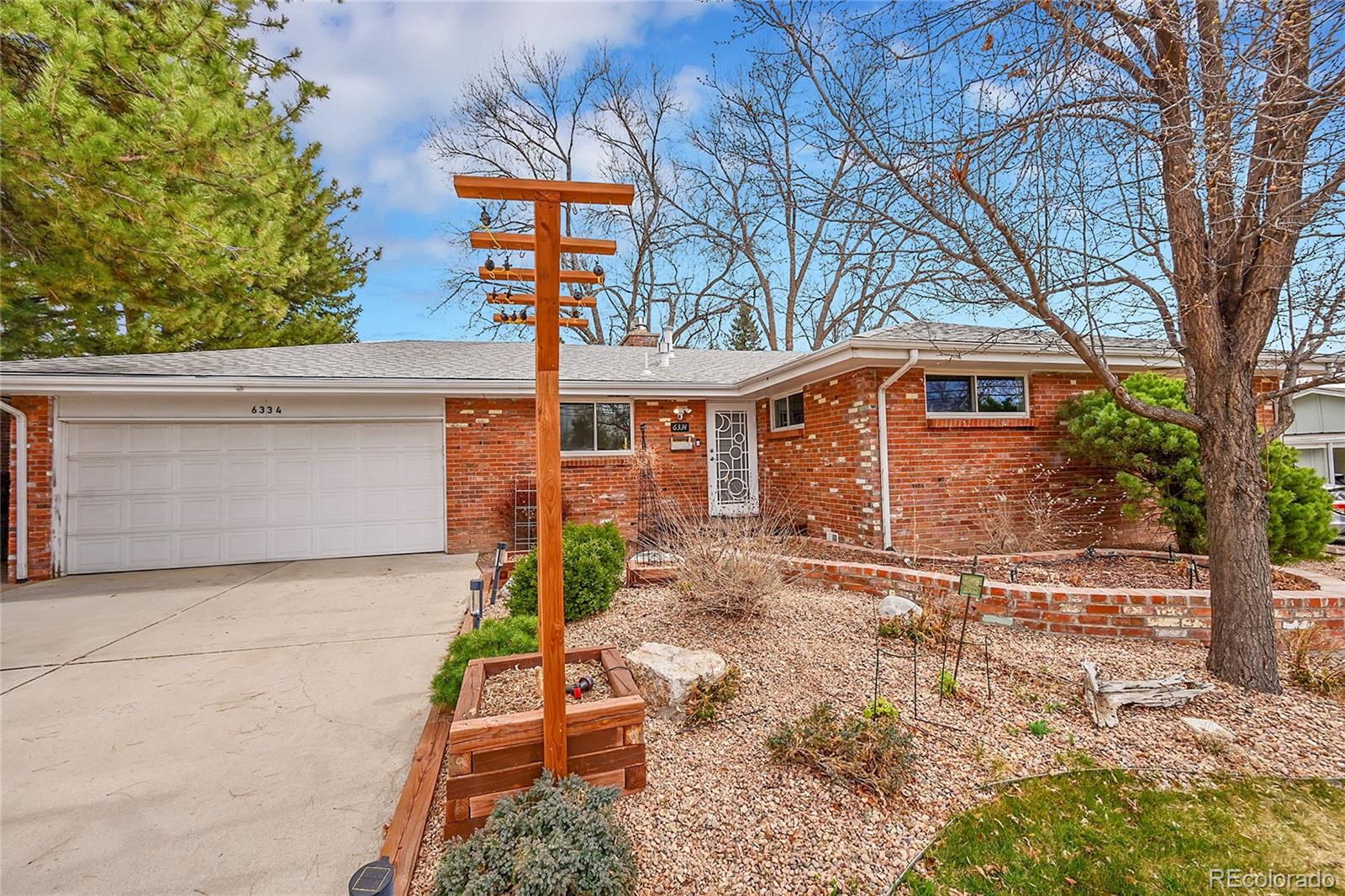 6334 S Elati Street, littleton MLS: 5157390 Beds: 5 Baths: 3 Price: $835,000