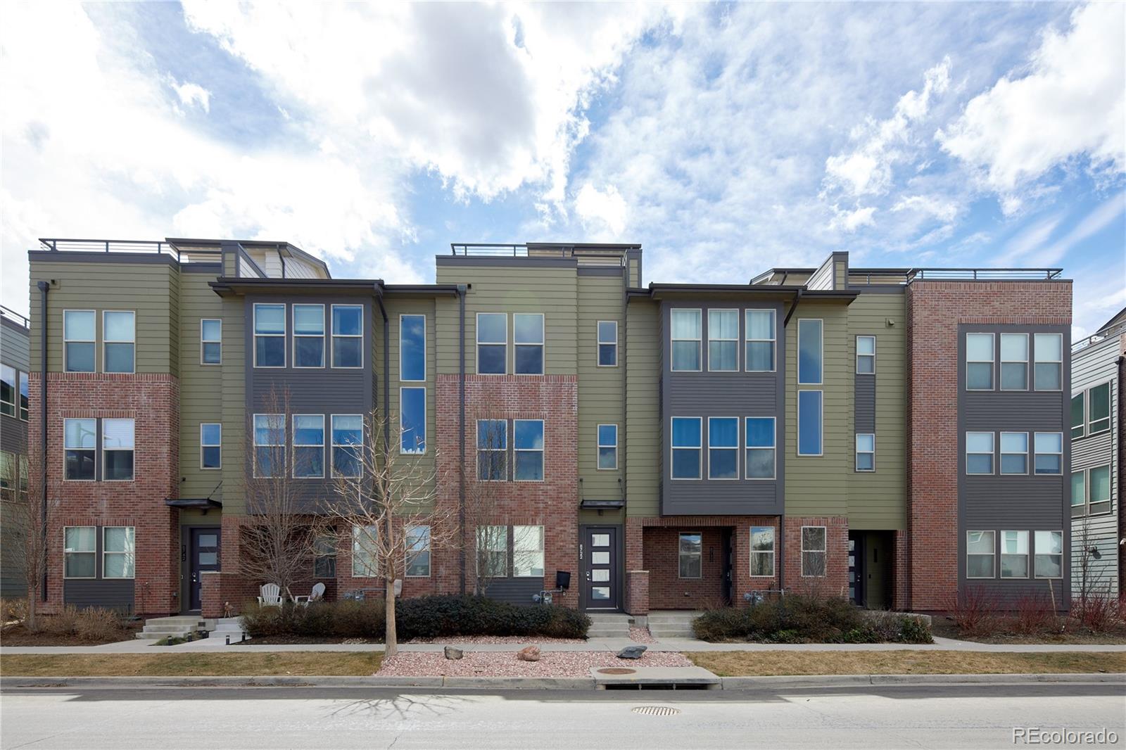 Stapleton Denver Condo / Townhome | MLS #: 48308578722 E 47th Avenue , Denver Beds: 2 Baths: 3 Price: $499,999