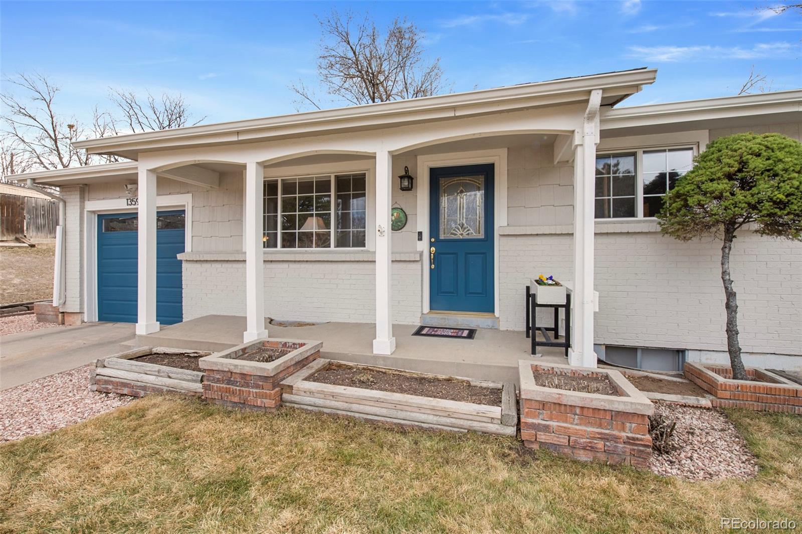 1359  Chambers Road, aurora MLS: 7694819 Beds: 4 Baths: 3 Price: $499,900