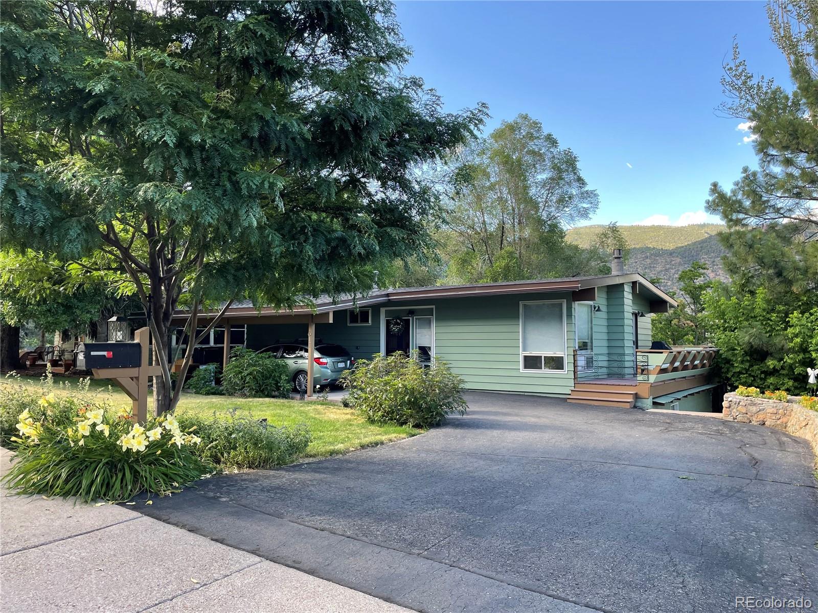 611 w 12th street, Glenwood Springs sold home. Closed on 2025-09-15 for $850,000.